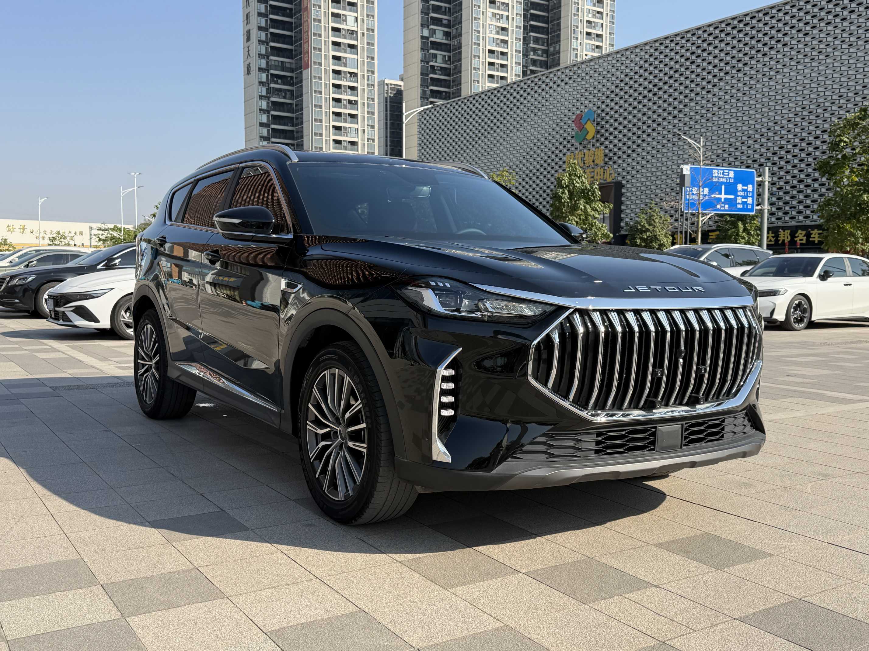 X70 PLUS 2024 car image 