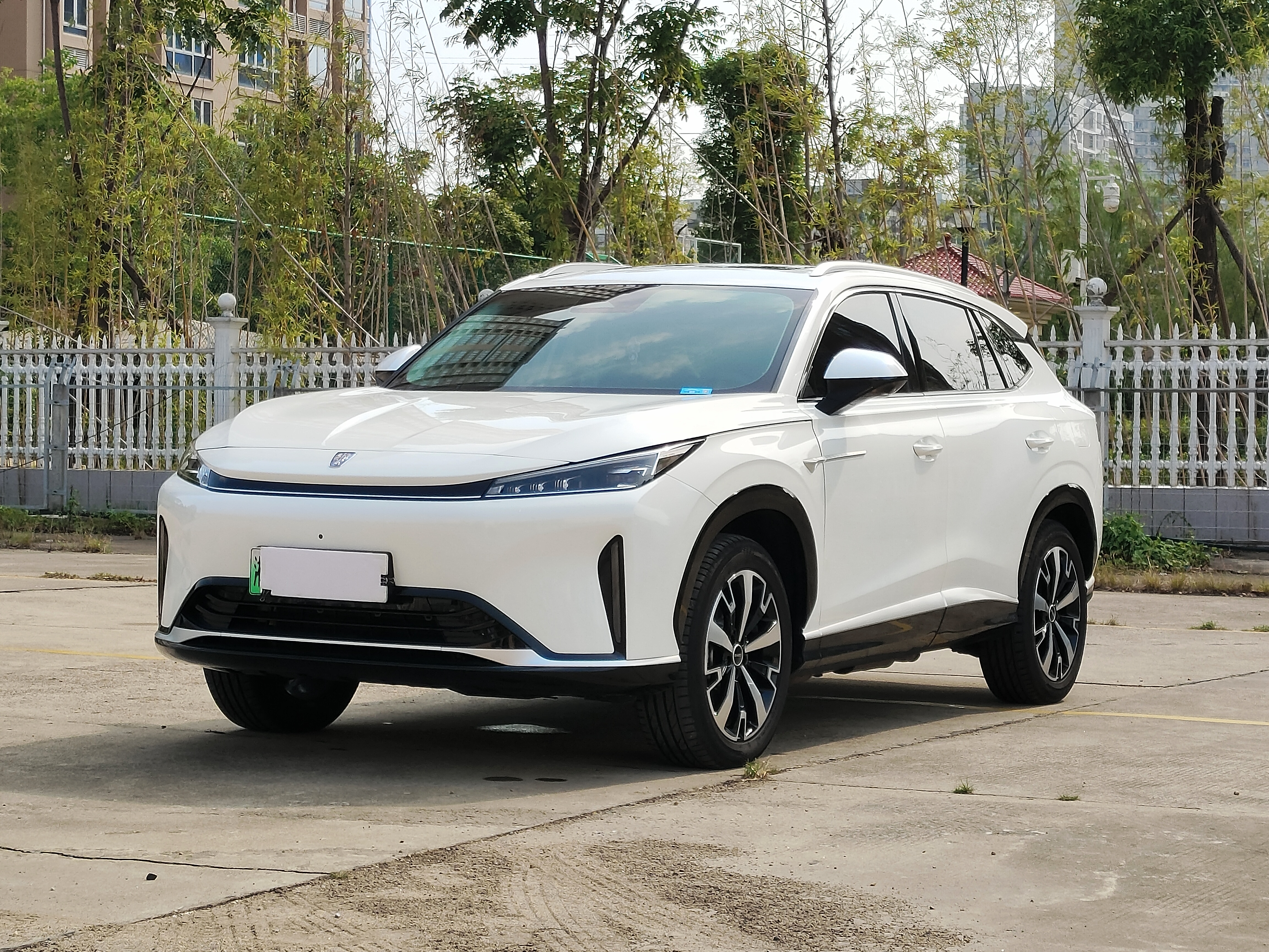 Roewe D5X DMH 2024 car image 