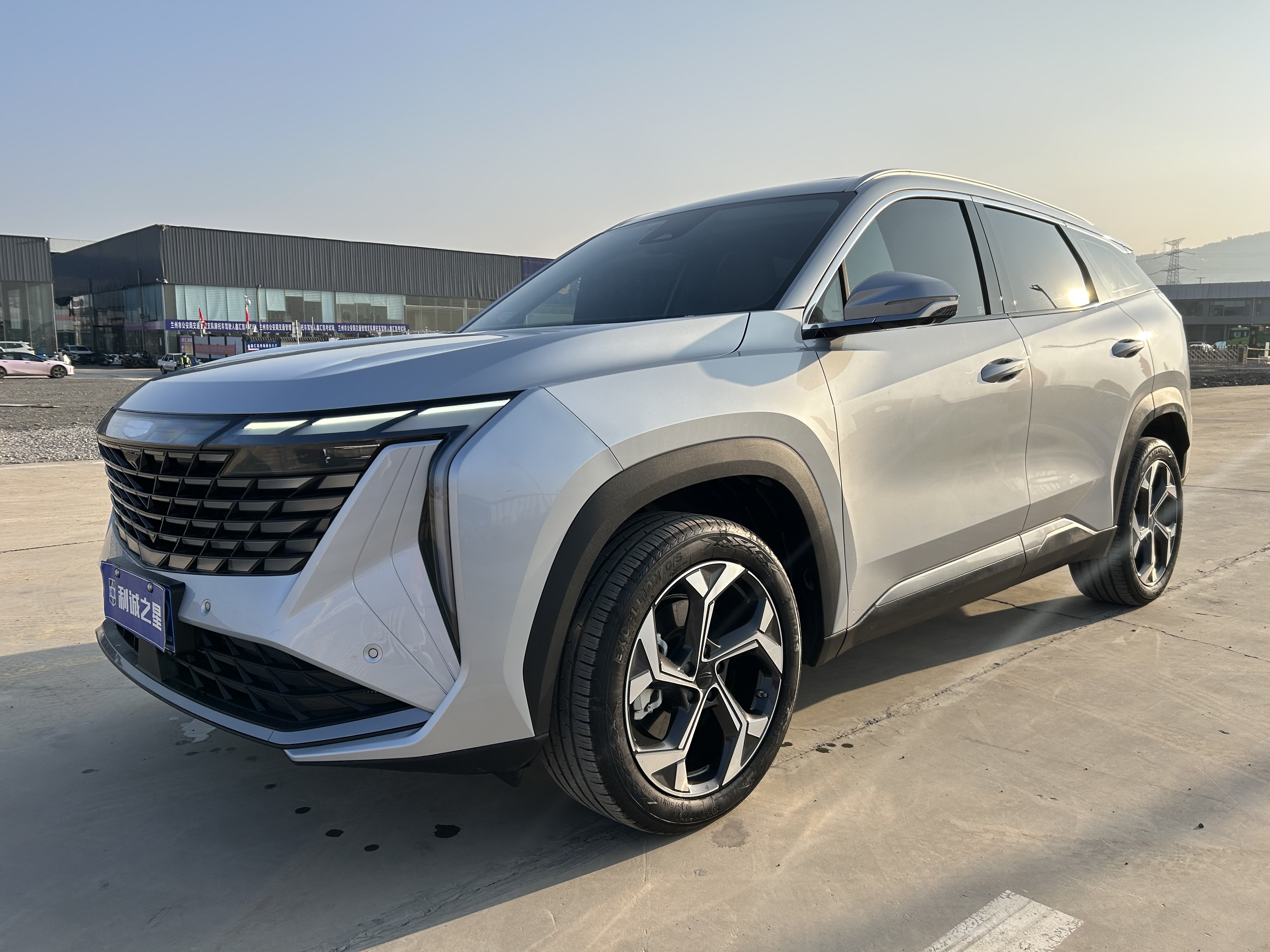 吉利汽车博越L 2024 2.46km 价格低于¥98,780 中国出口二手车