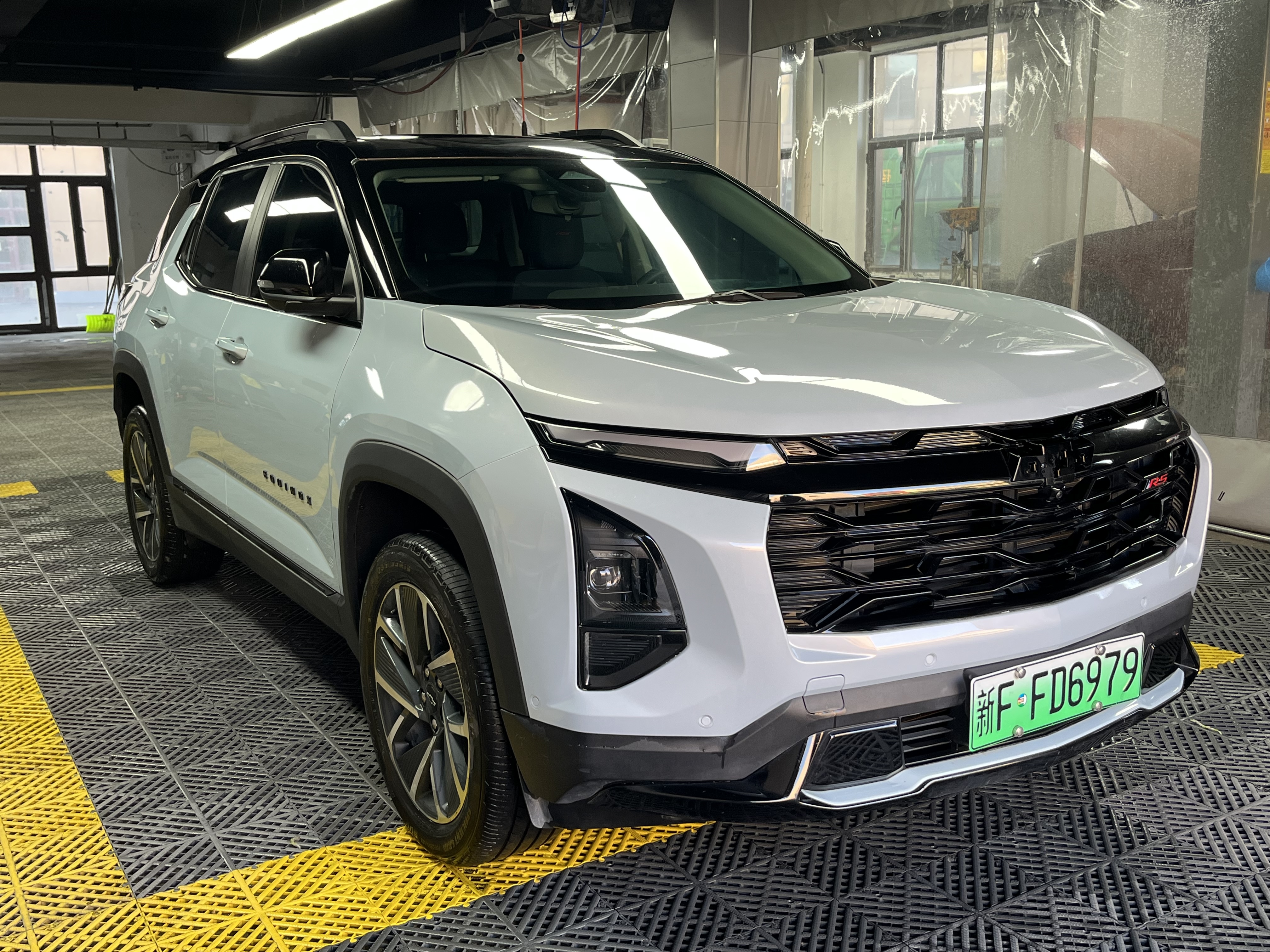 Chevrolet Equinox Plus 2024 car image 