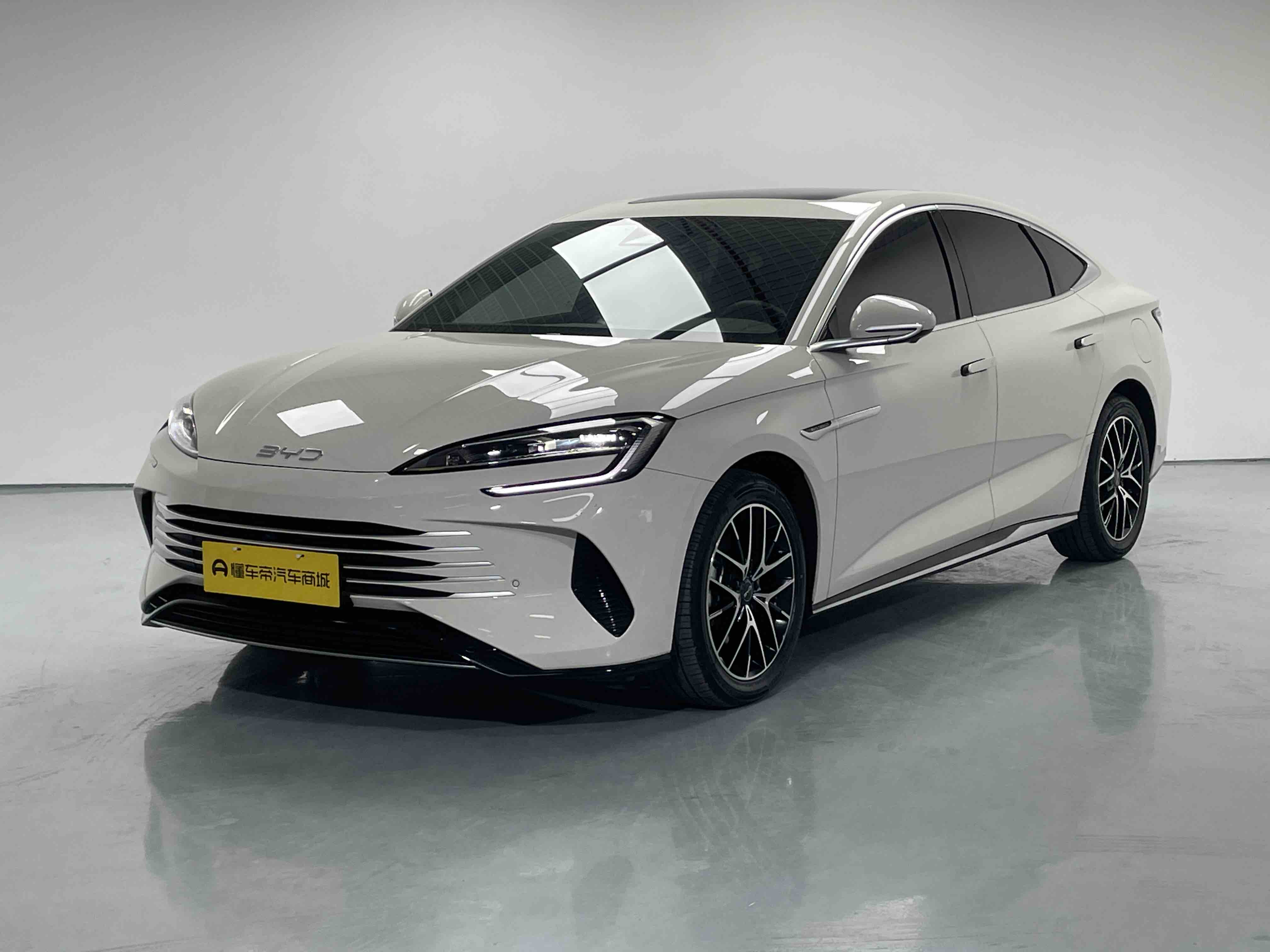 BYD Seal 07 DM-i 2024 صورة سيارة 