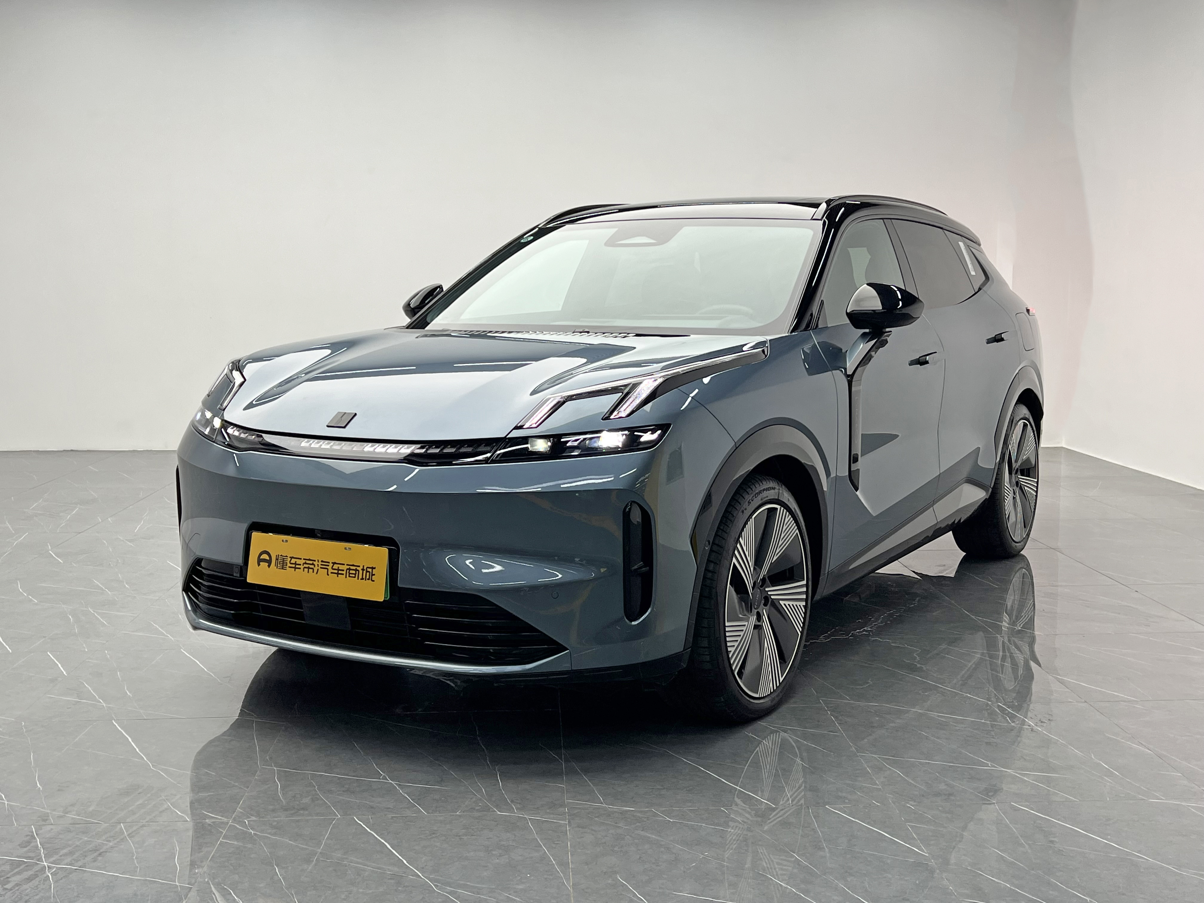 Lynk & Co 08 EM-P 2024 Lynk & Co 08 EM-P 2024 car image