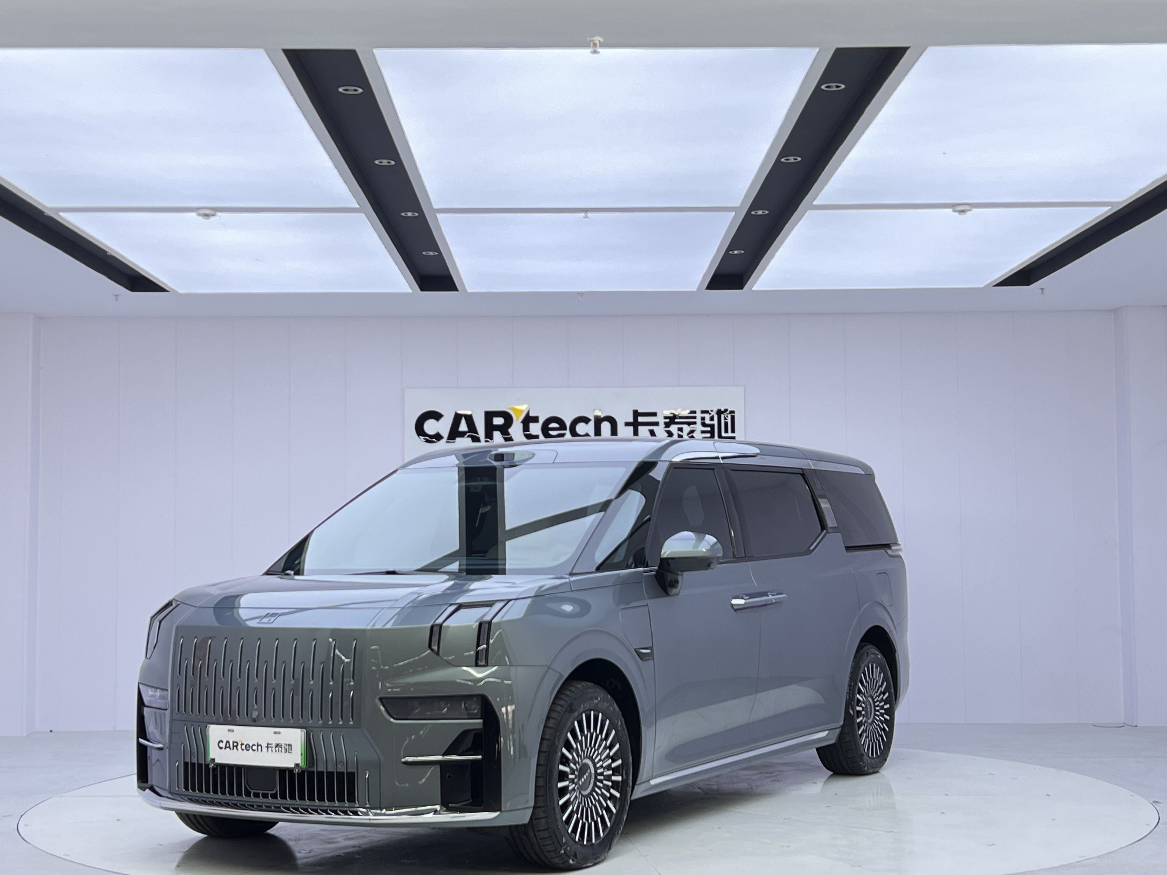 Zeekr 009 2025 汽车图片 