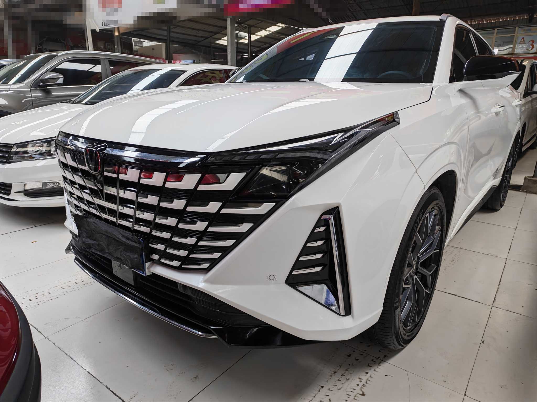 Changan UNI-Z 2024 صورة سيارة 