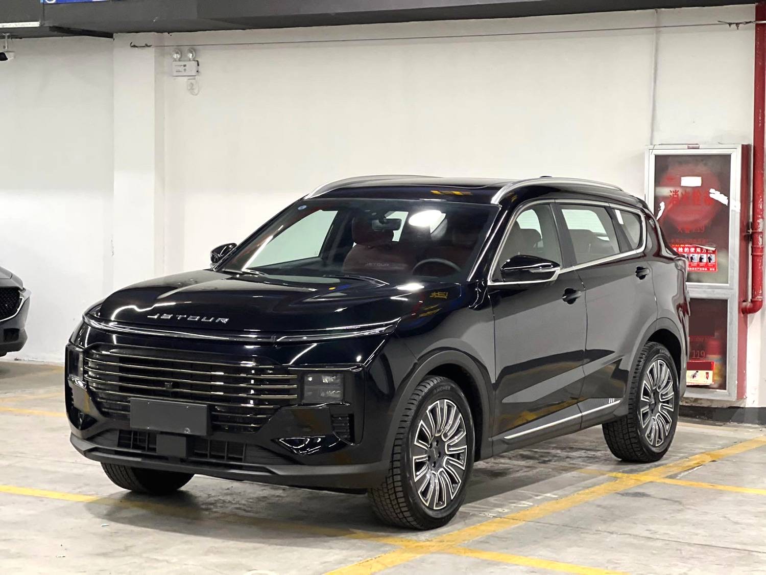 X70 PLUS 2024 car image 