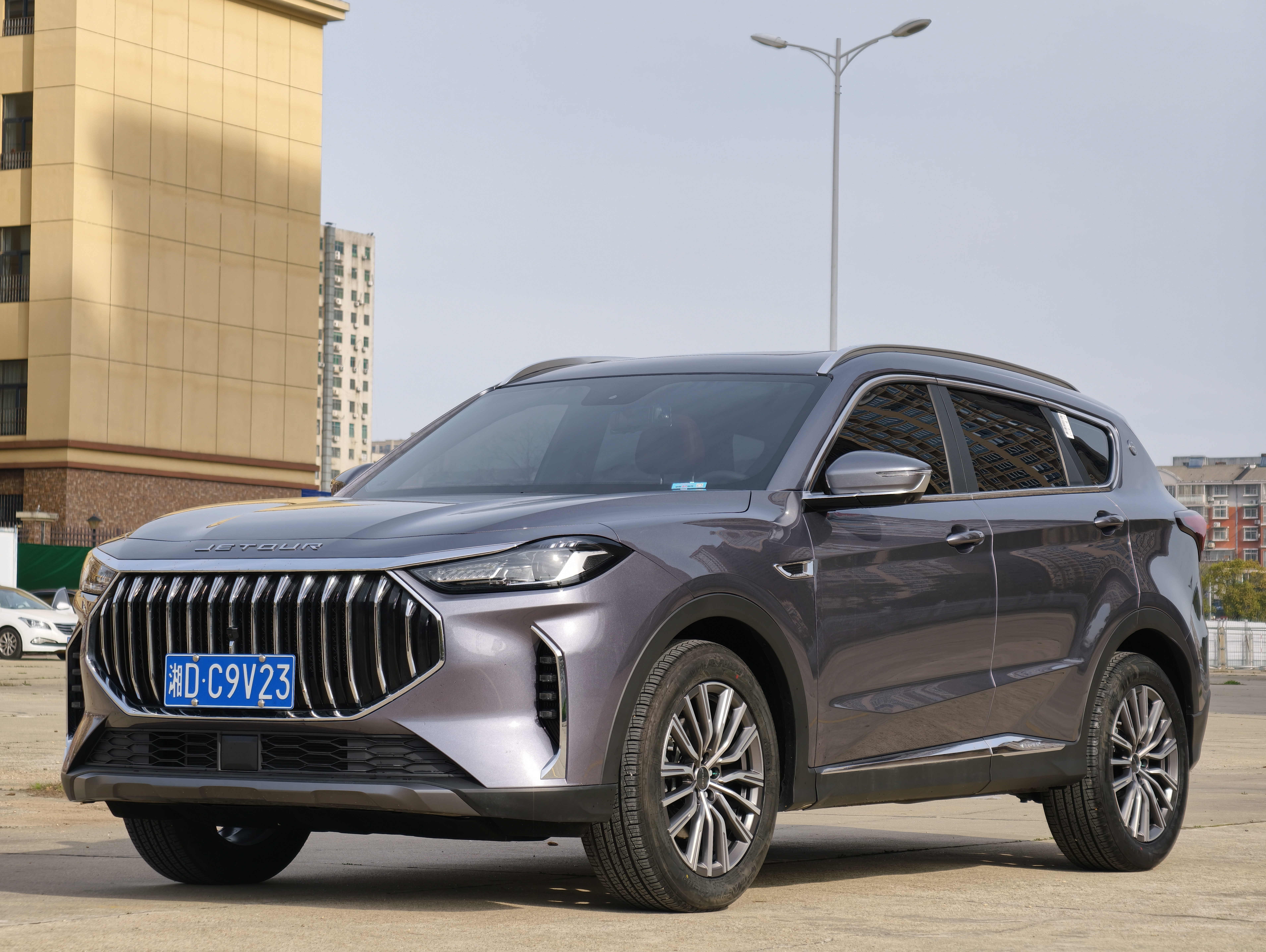 X70 PLUS 2025 car image 