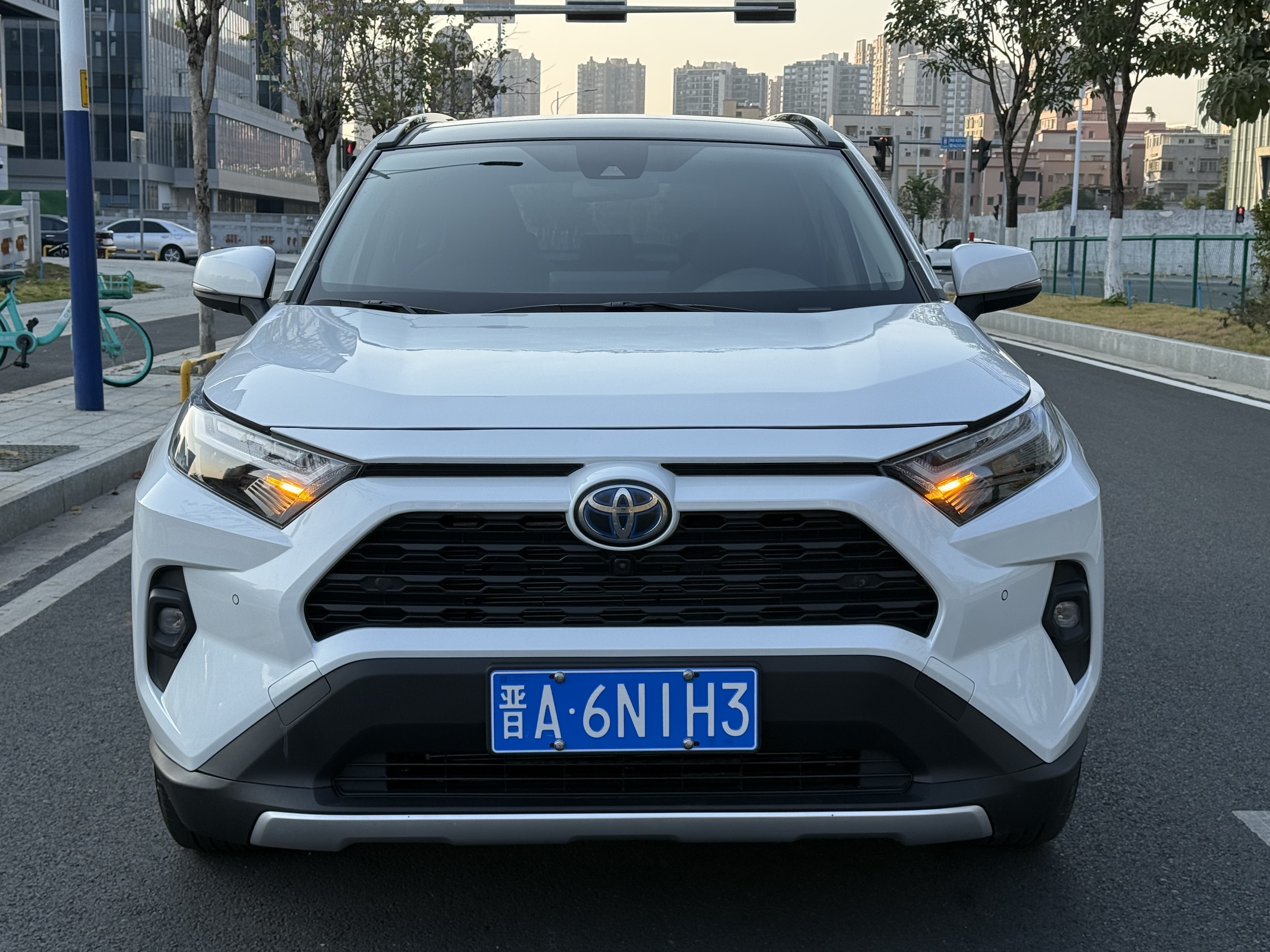 Toyota RAV4 Hybird E+ 2025 Toyota RAV4 Hybird E+ 2025 immagine di auto