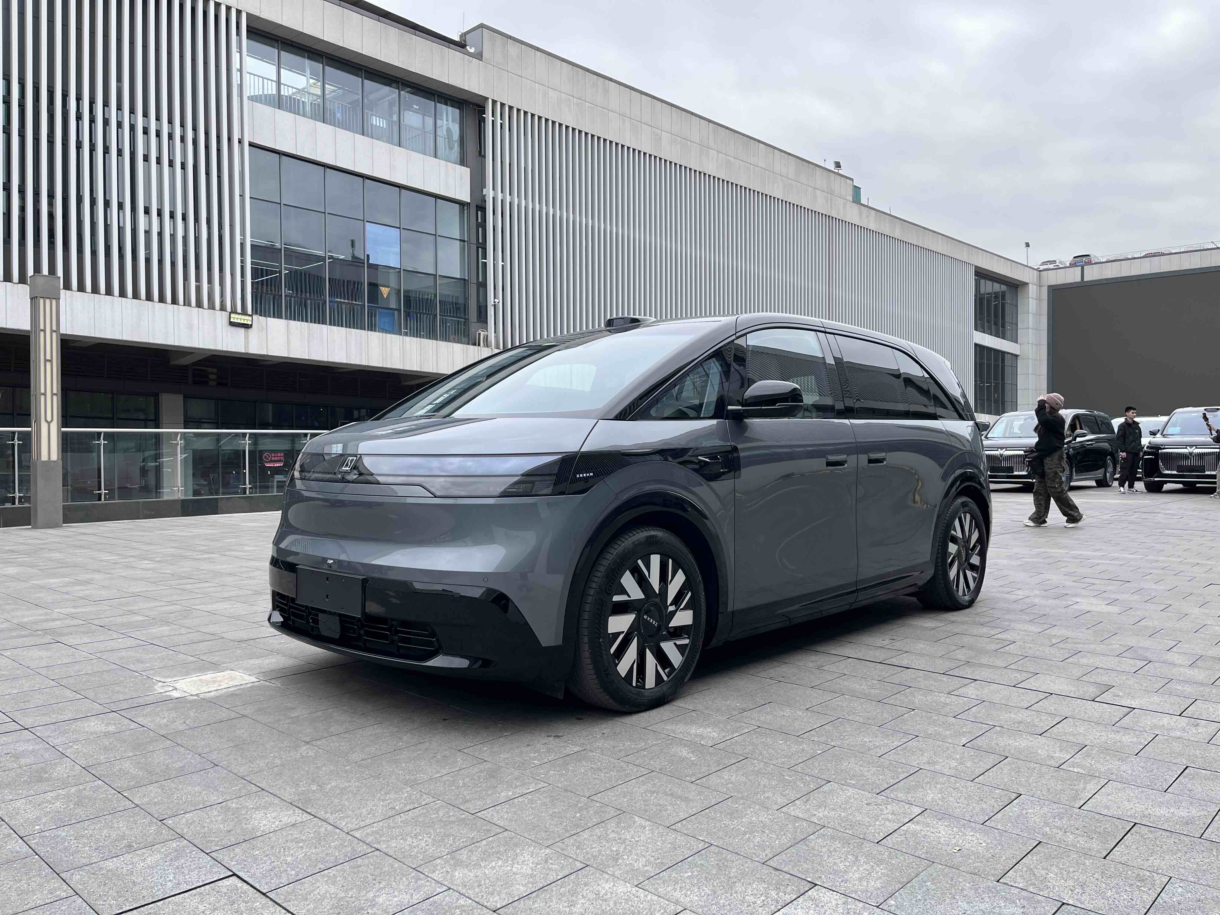 Zeekr MIX 2024 汽车图片 