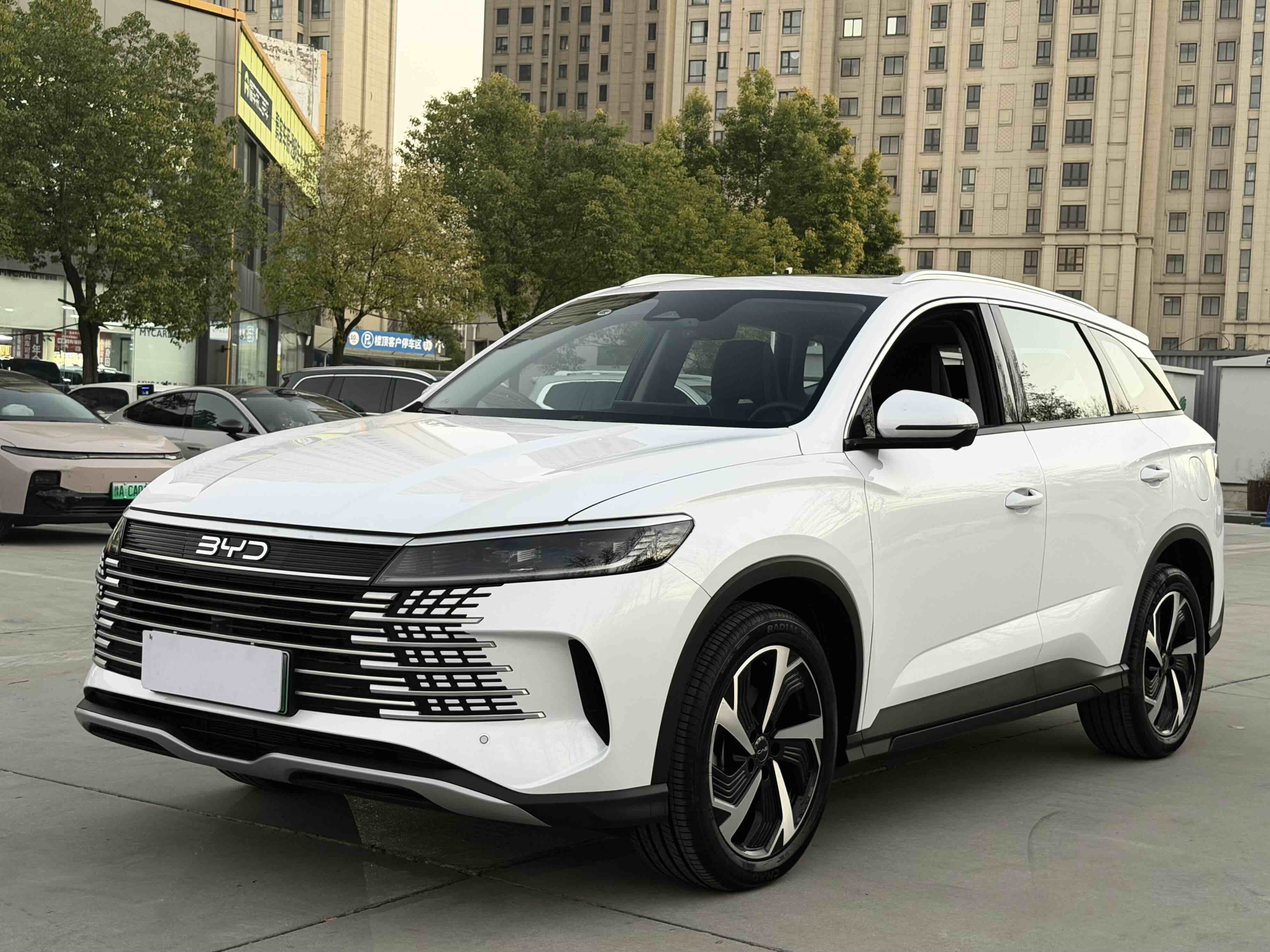 BYD Sea Lion 05 DM-i 2024 car image 