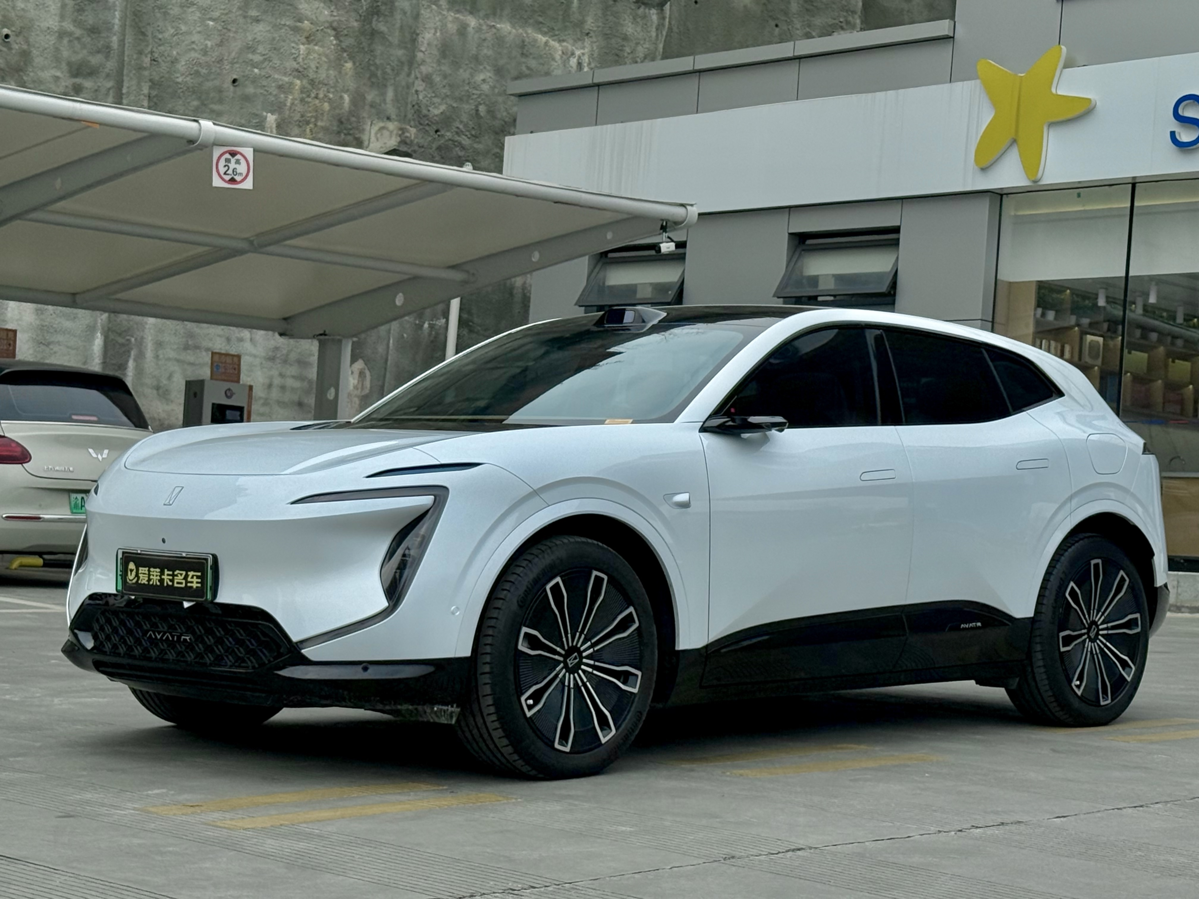 Avatr 07 2024 car image 