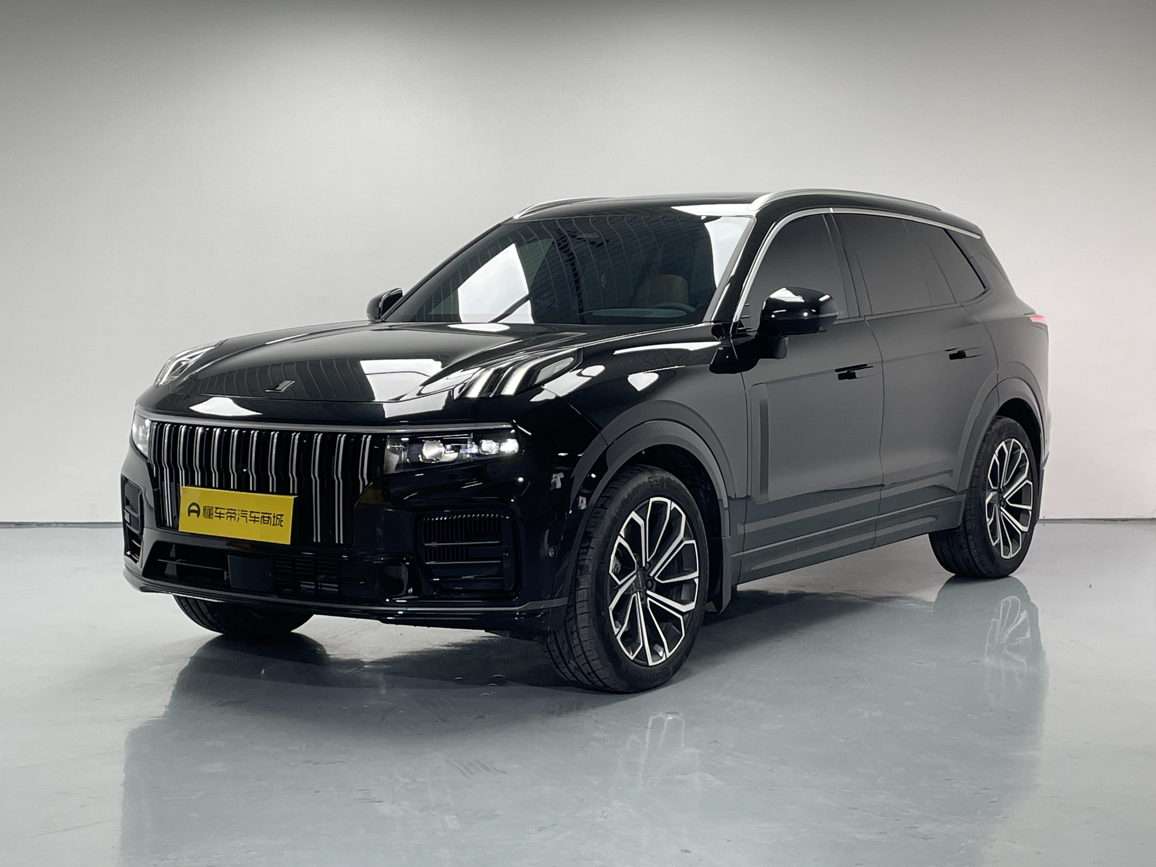 Lynk & Co 09 2025 car image 