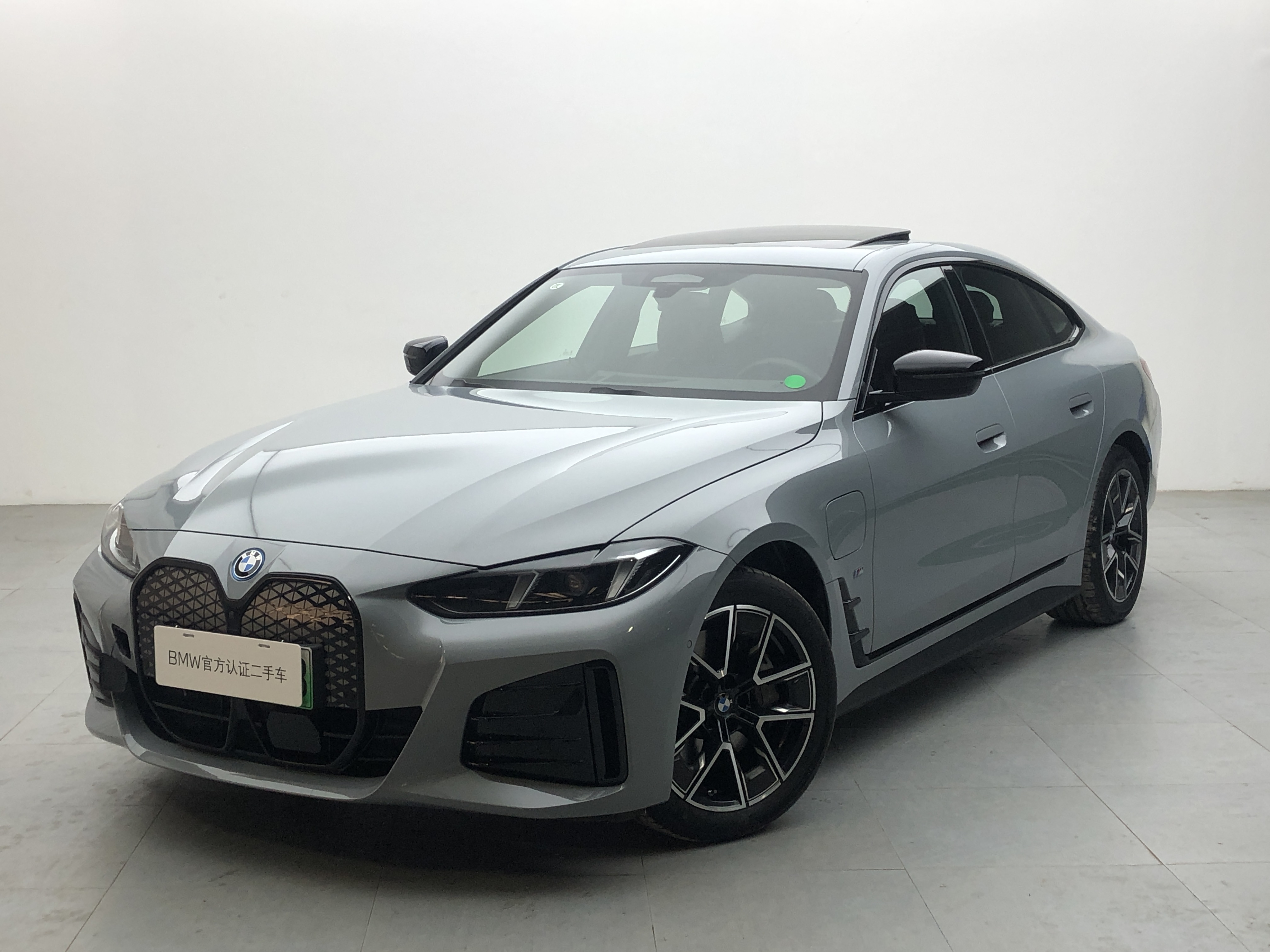 BMW i4 2025 car image 