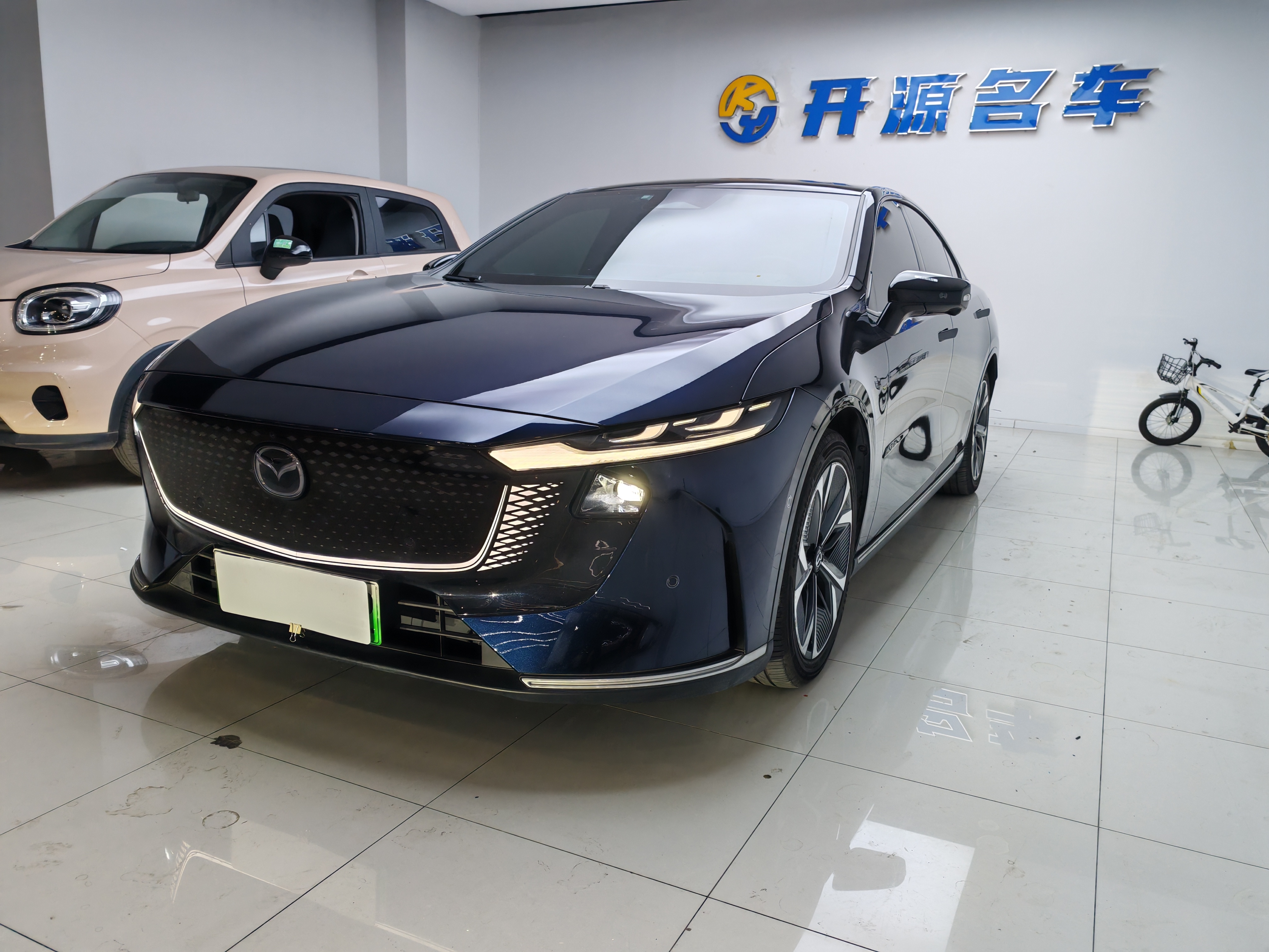 Mazda EZ-6 2025 汽车图片 