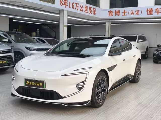 Avatr 12 2025 car image 