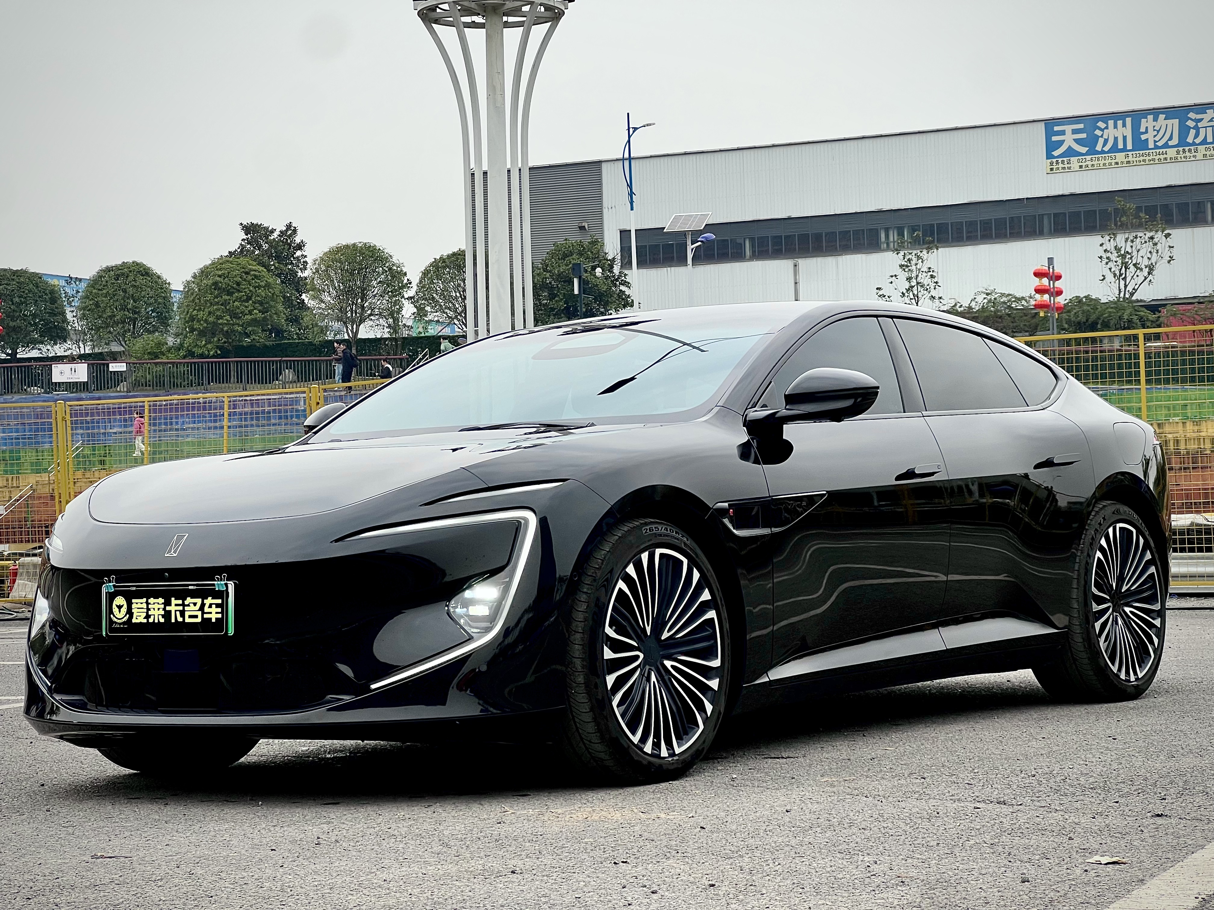 Avatr 12 2025 immagine di auto 