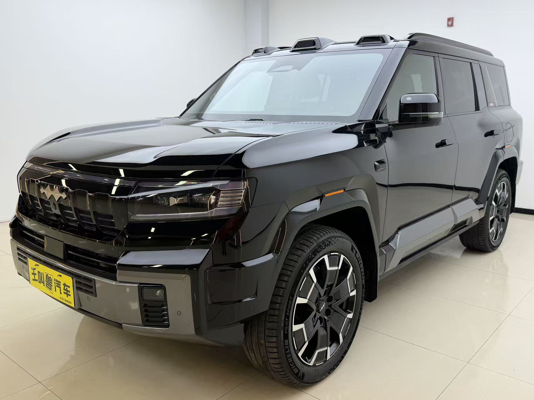 FangChengBao Leopard 8 2025 immagine di auto 