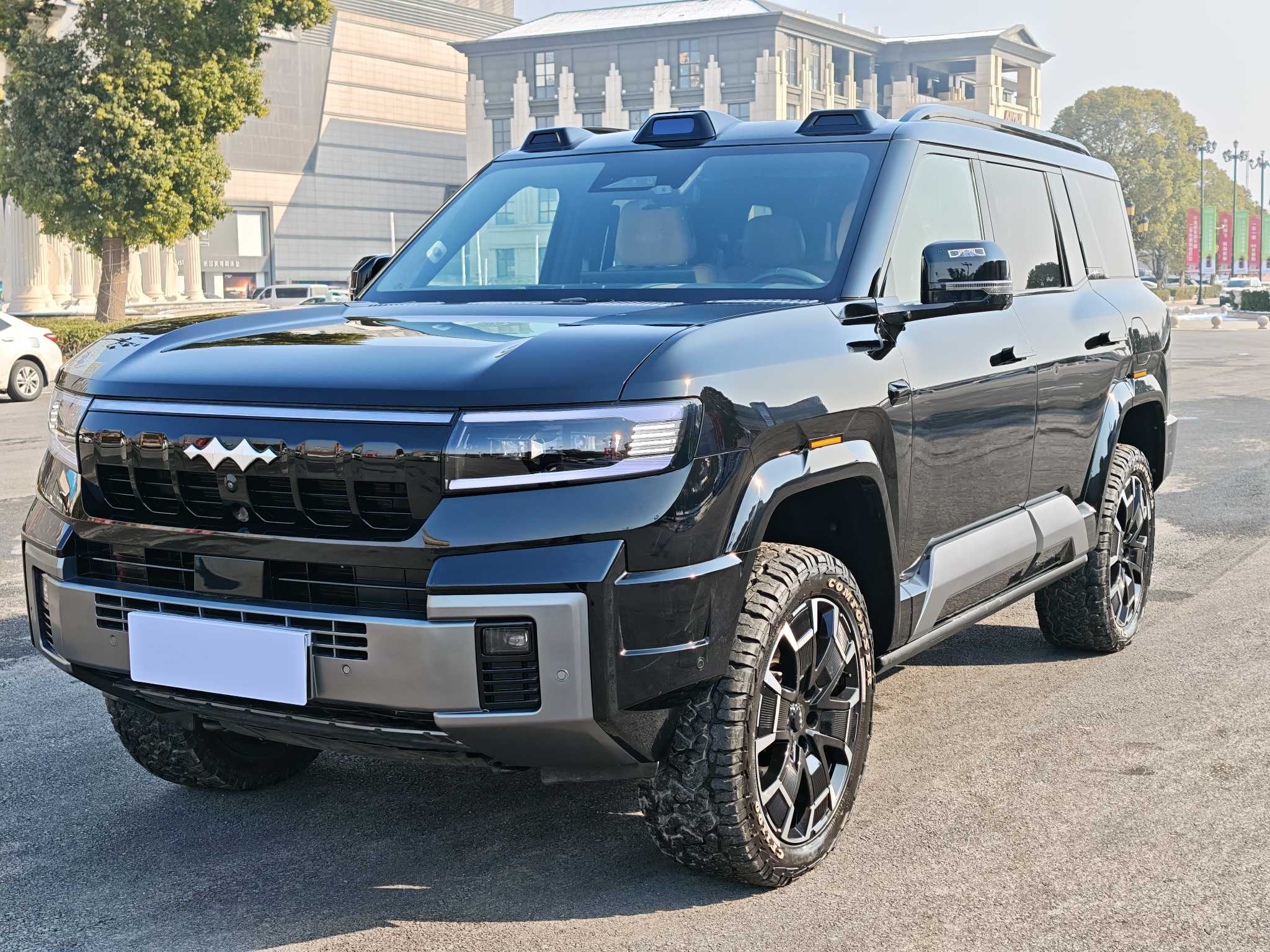 FangChengBao Leopard 8 2024 FangChengBao Leopard 8 2024 car image