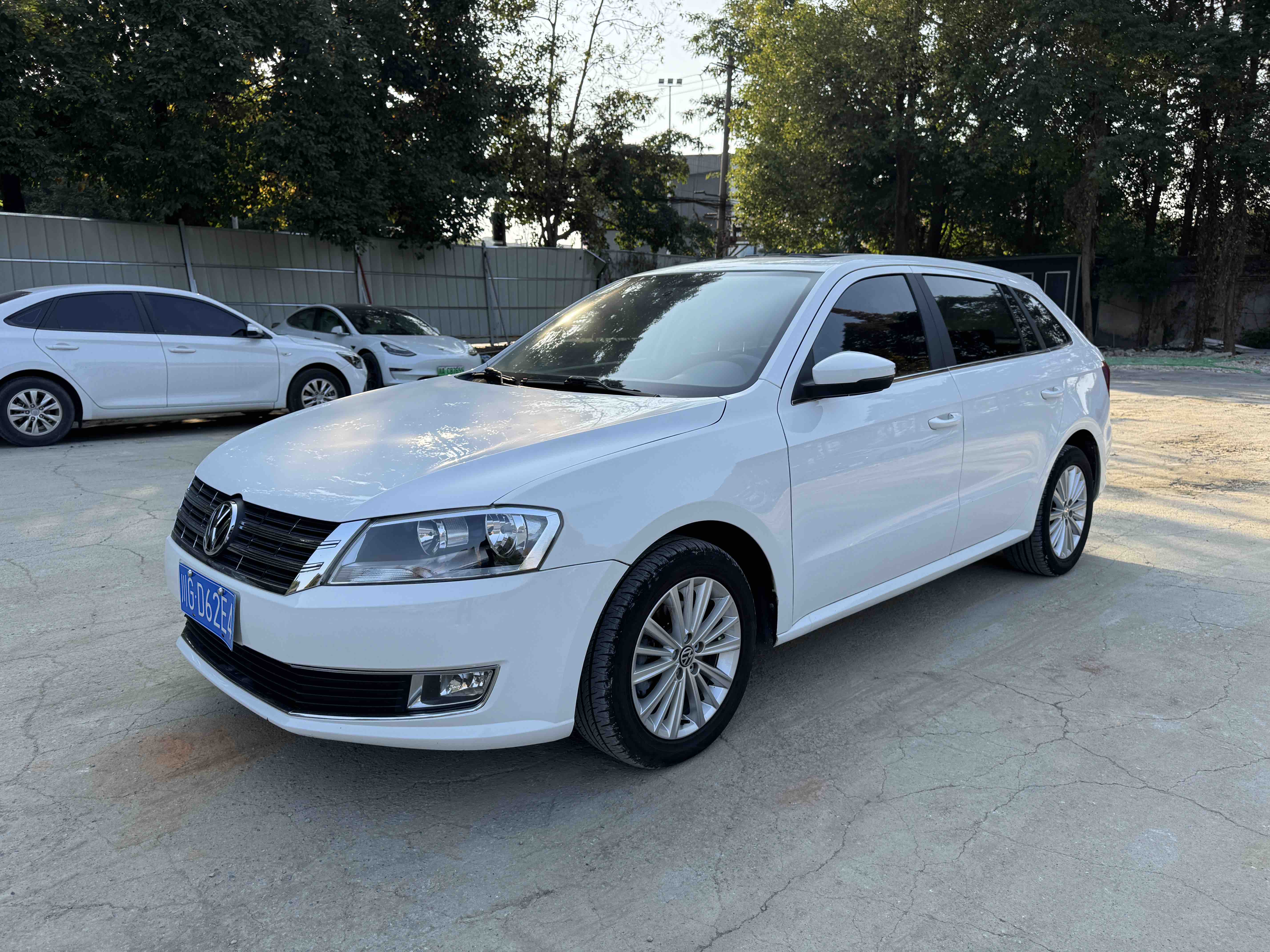 Volkswagen 2015 Volkswagen 2015 car image