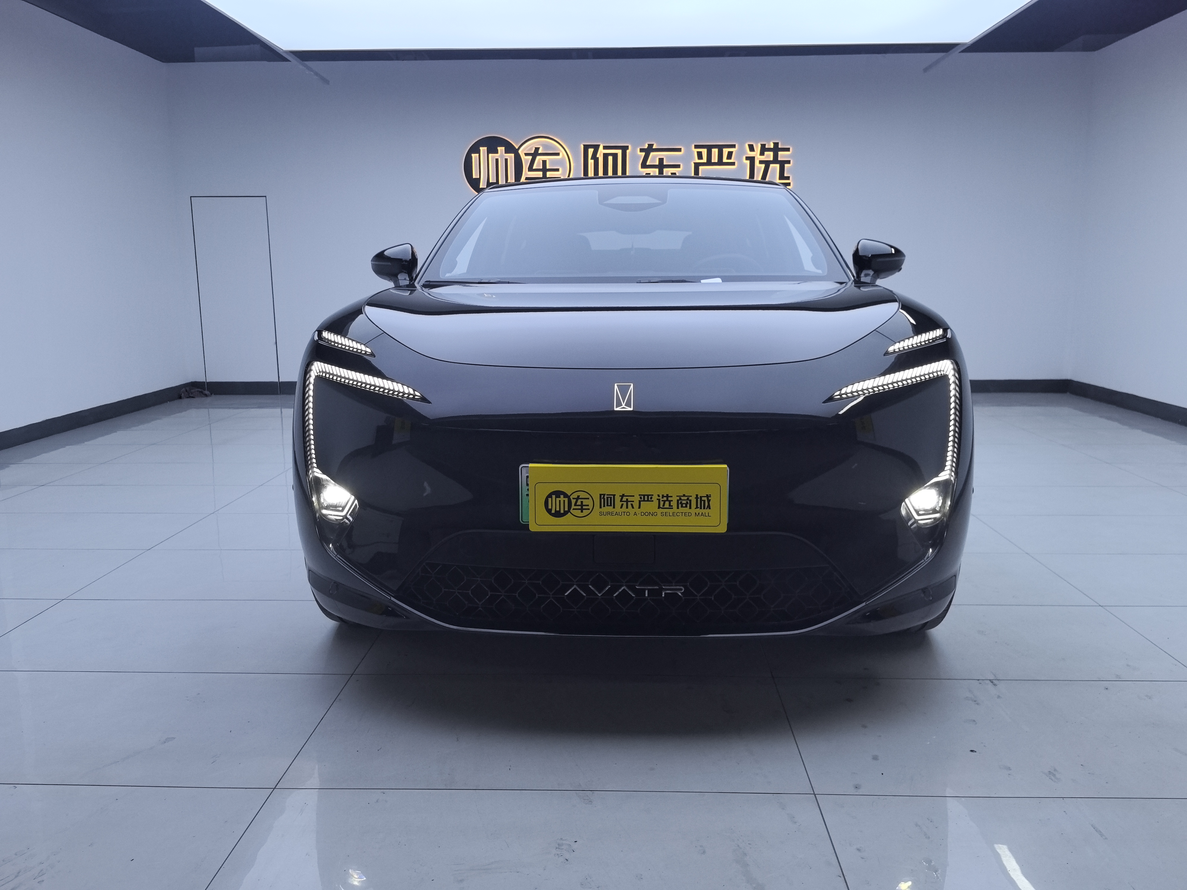 Avatr 11 2025 car image 