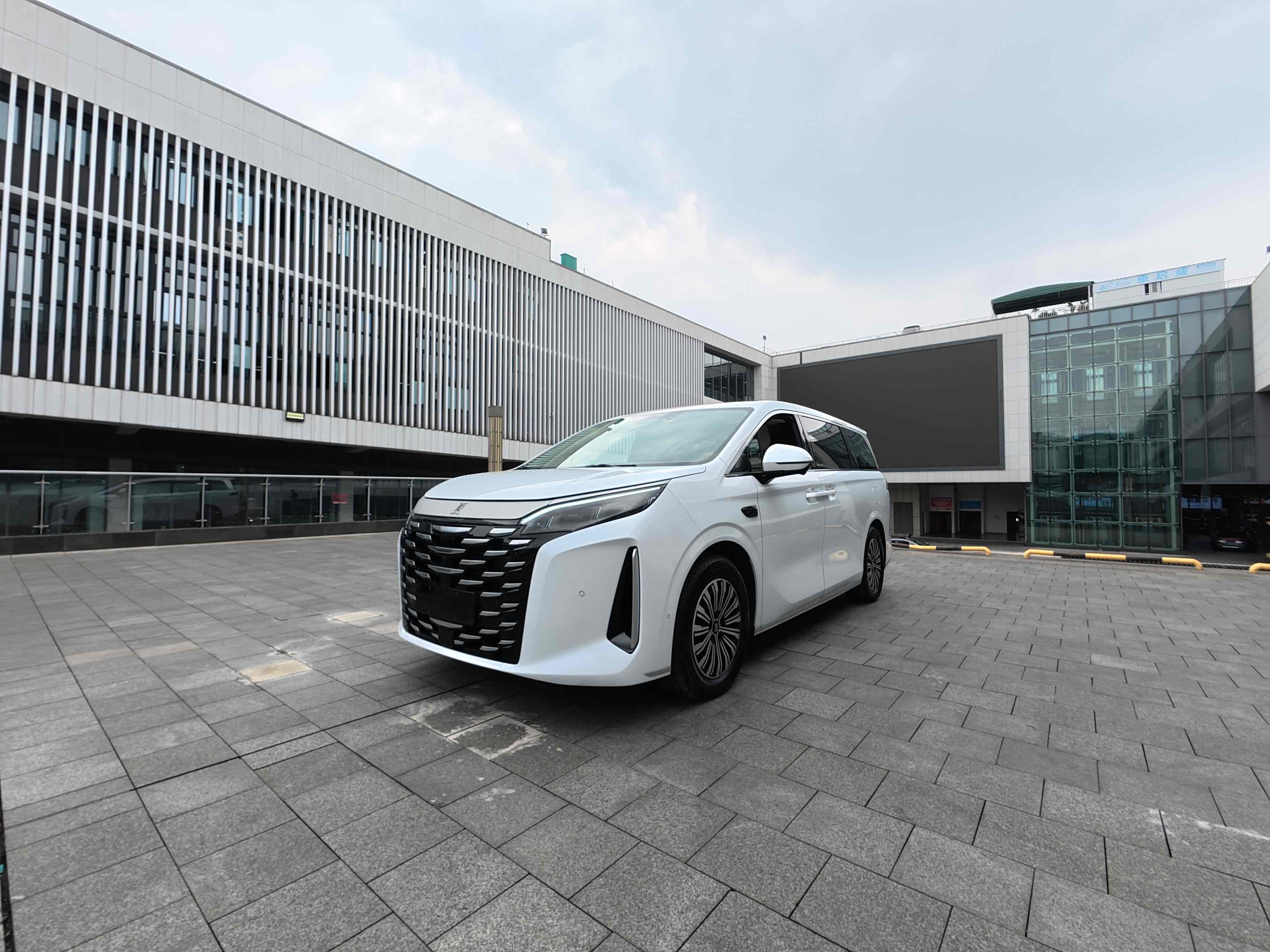 BYD Xia 2025 BYD Xia 2025 car image