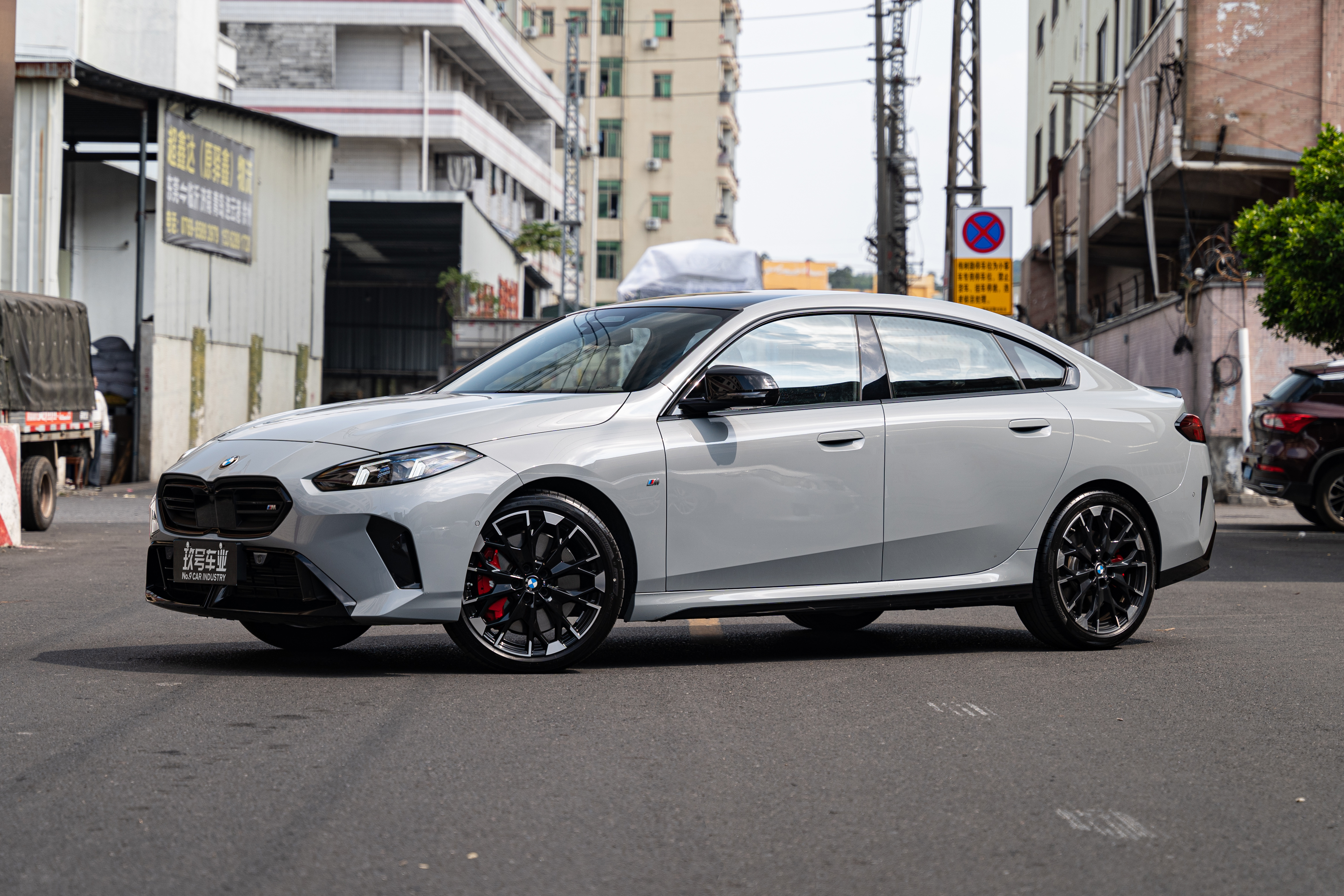 BMW M235L 2025 汽车图片 