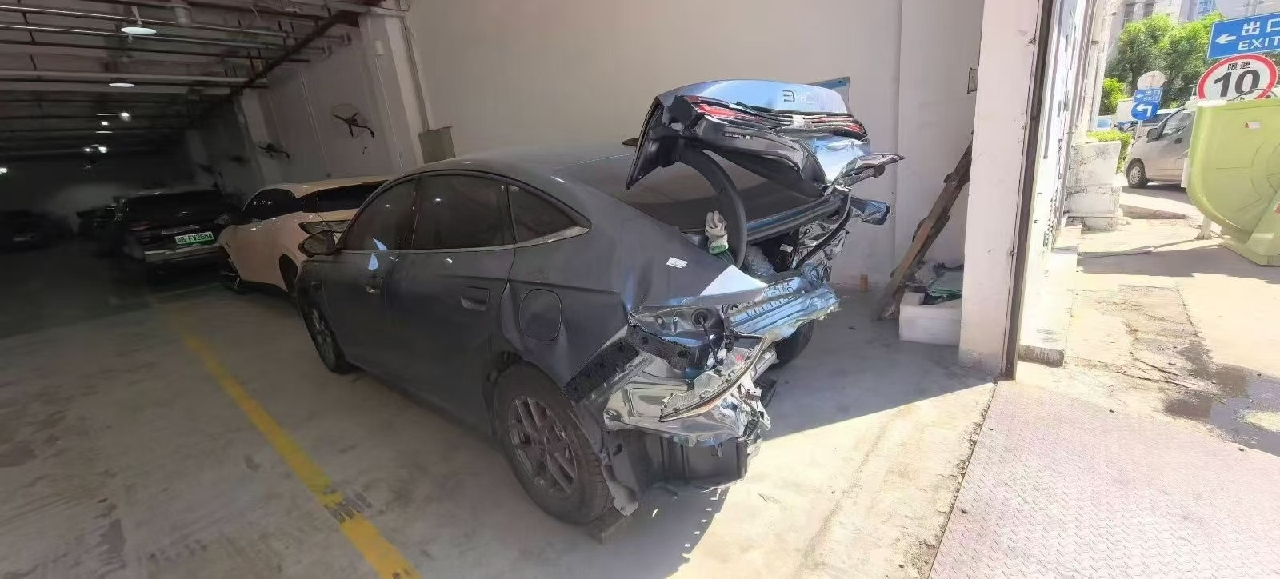 BYD Seal 06 DM-i 2025 BYD Seal 06 DM-i 2025 car image