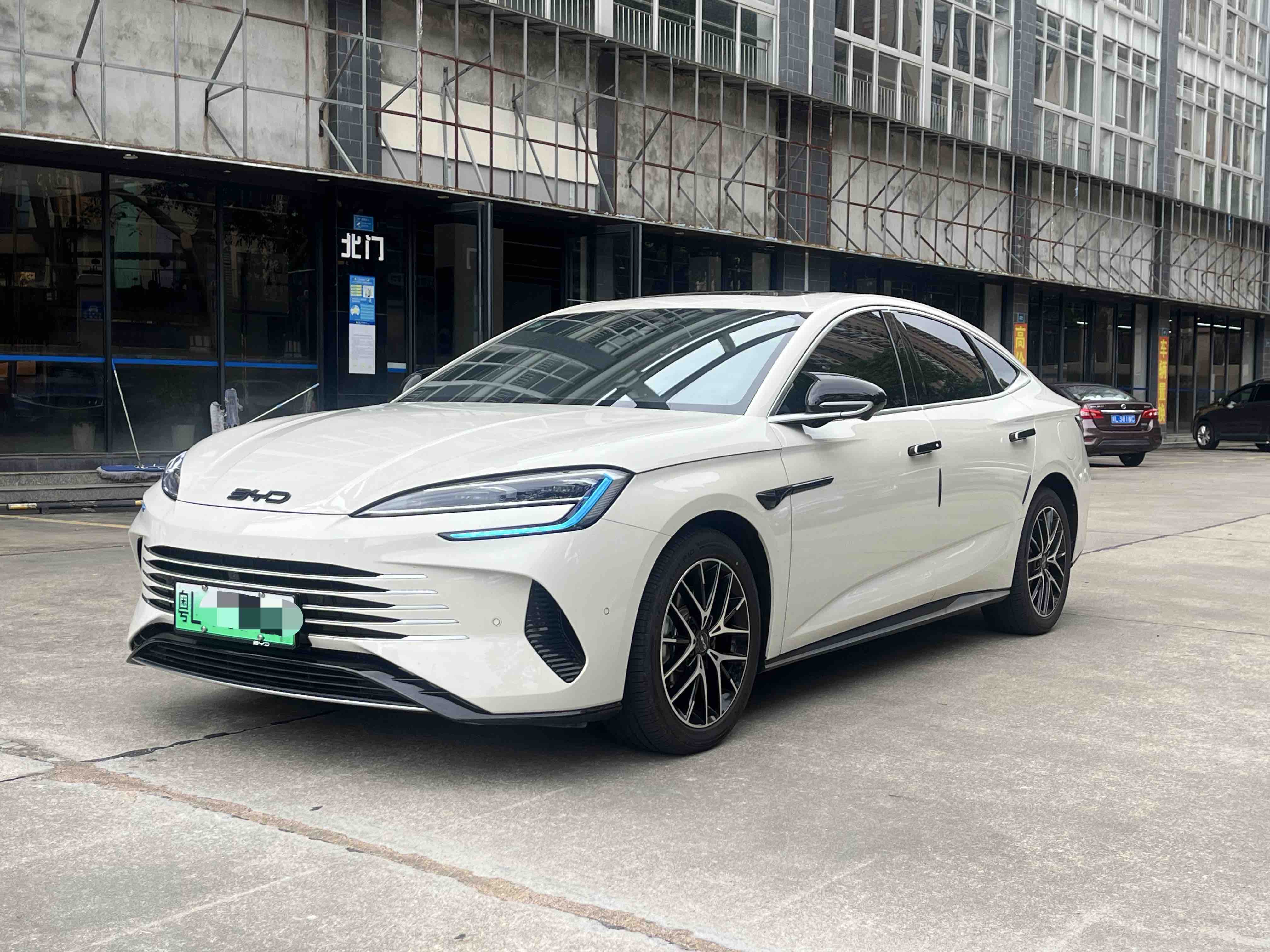 BYD Seal 07 DM-i 2025 صورة سيارة 