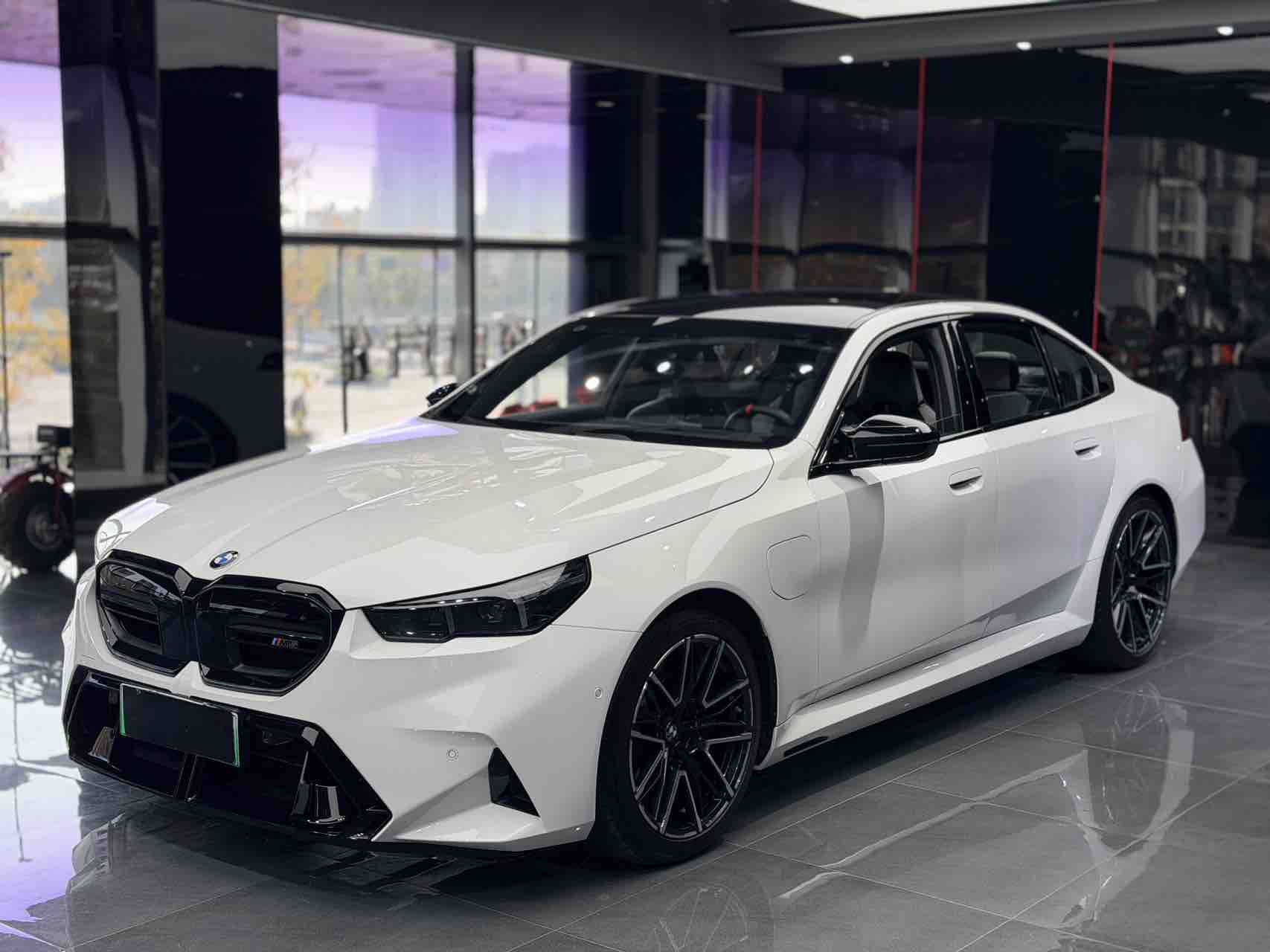 BMW M5 New Energy 2025 car image 