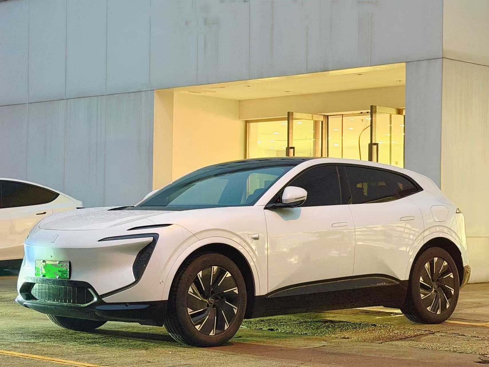 Avatr 07 2025 car image 