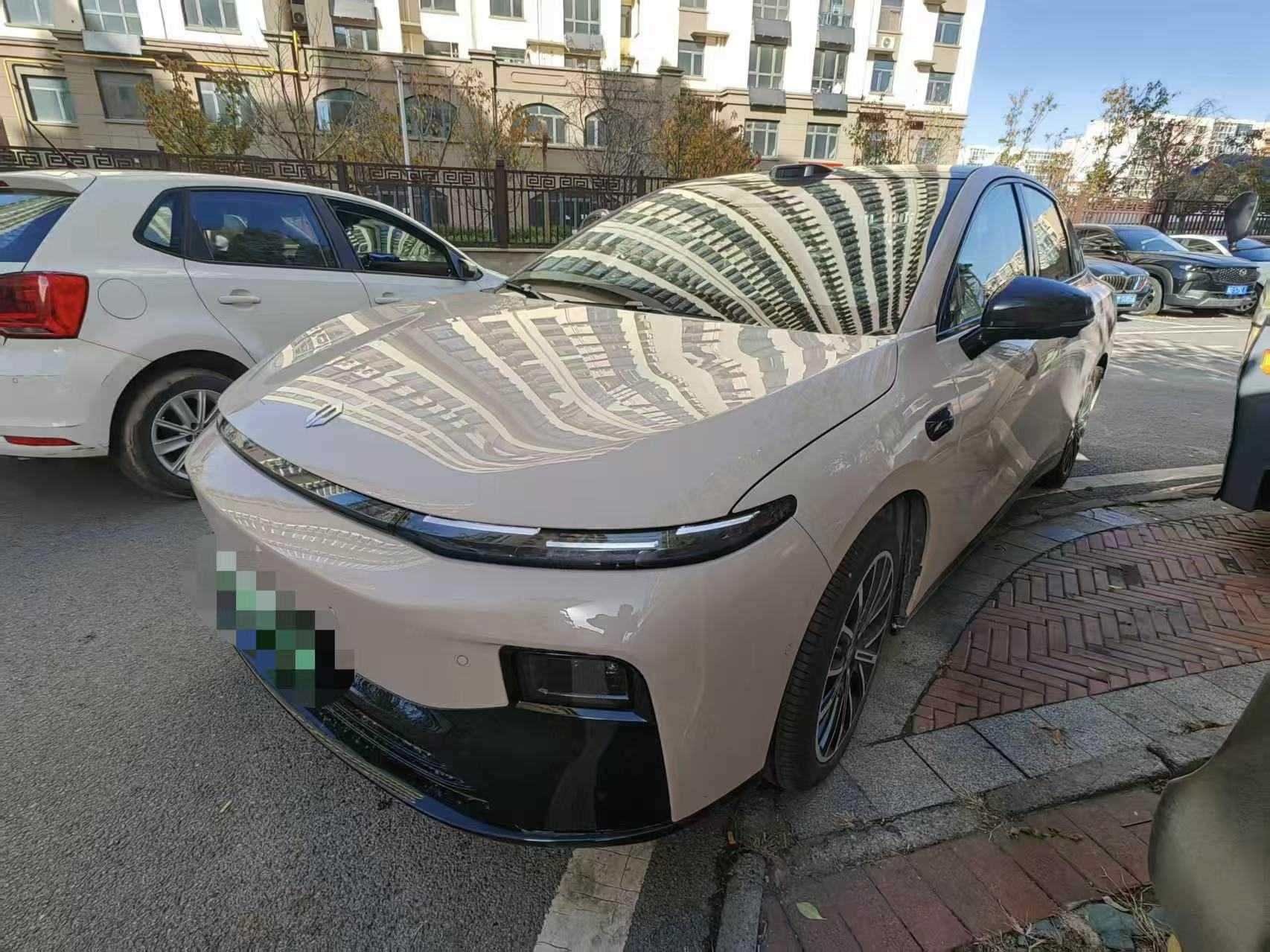 Leapmotor B10 2025 汽车图片 