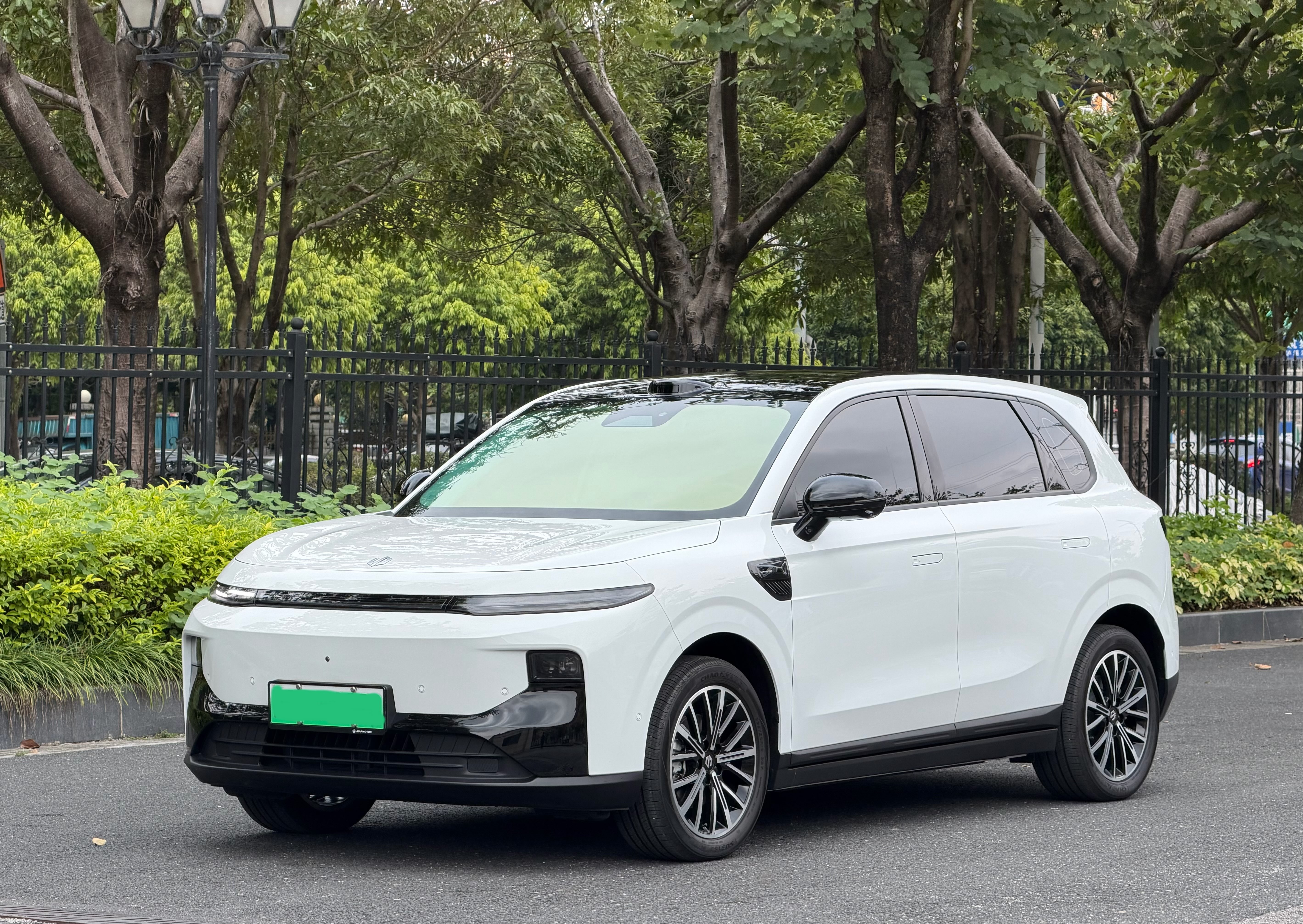 Leapmotor B10 2025 汽车图片 