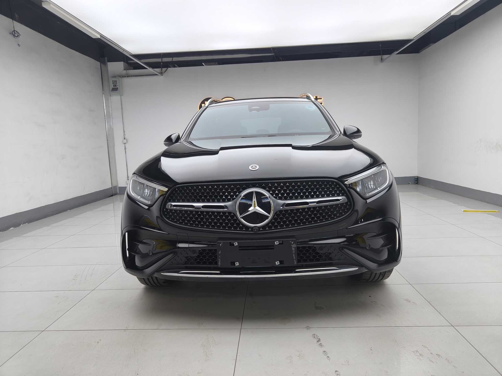 Mercedes-Benz GLC Class 2025 汽车图片 
