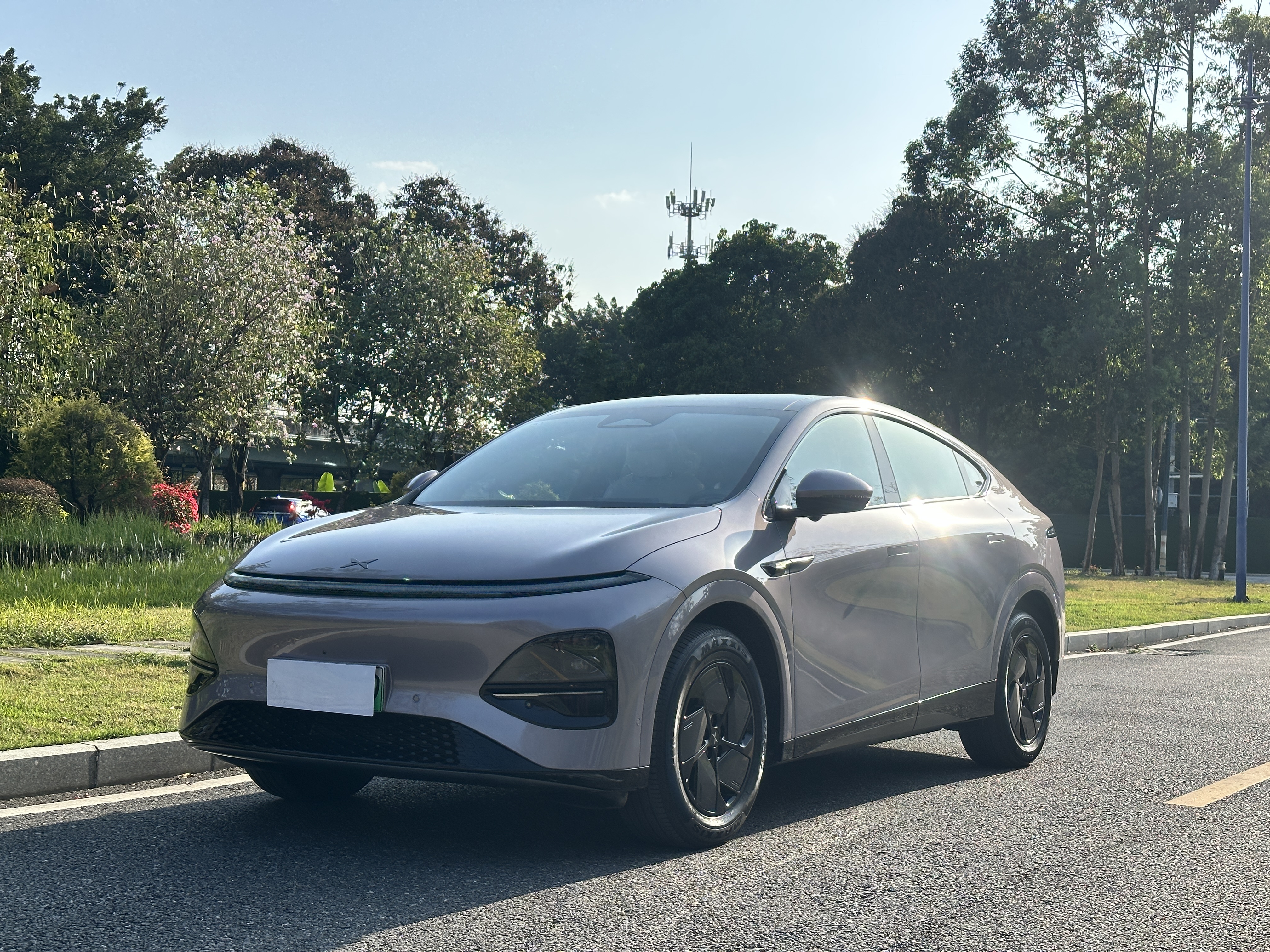 Xpeng G6 2025 汽车图片 