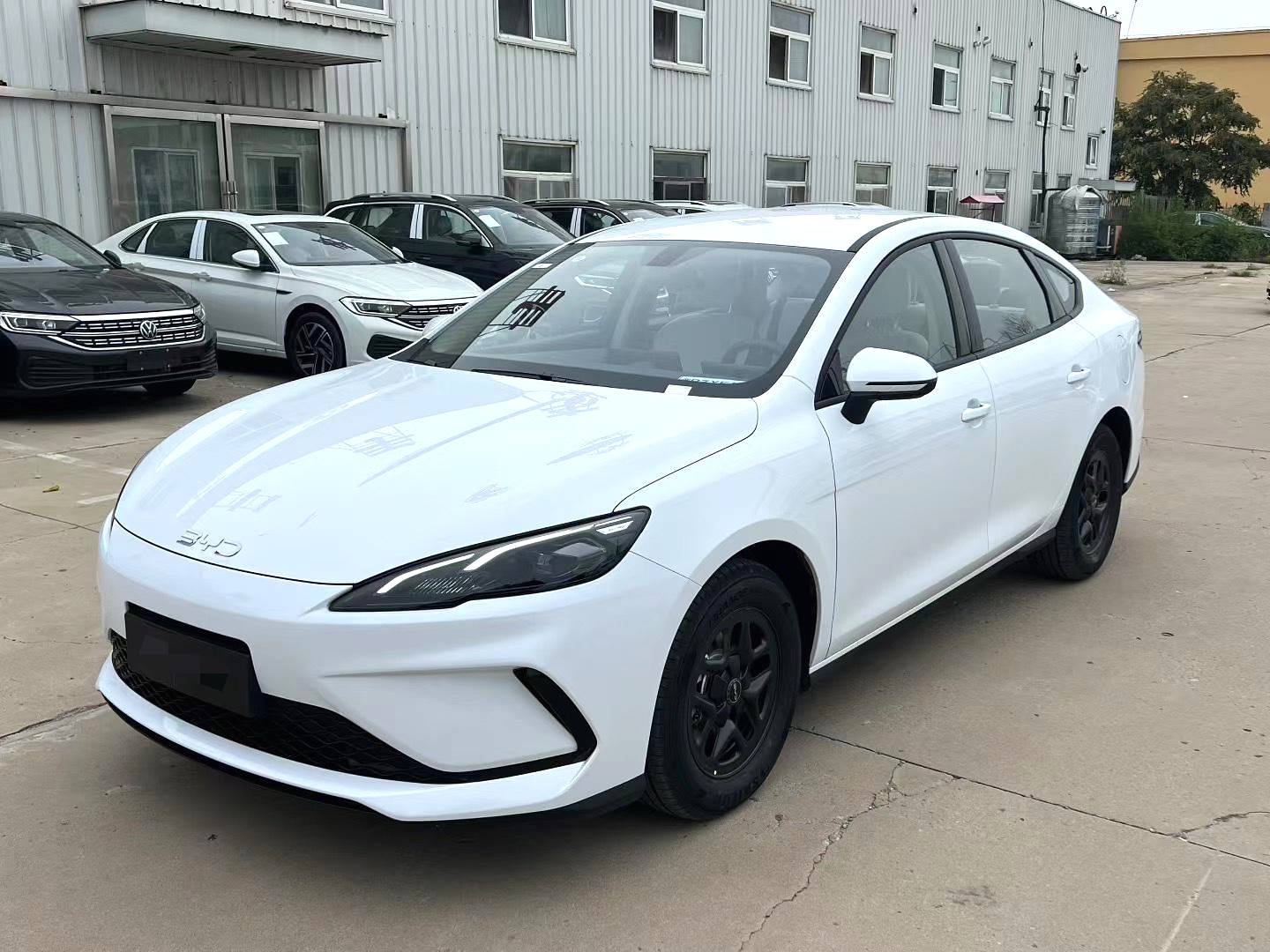 BYD Seal 05 DM-i 2025 BYD Seal 05 DM-i 2025 car image