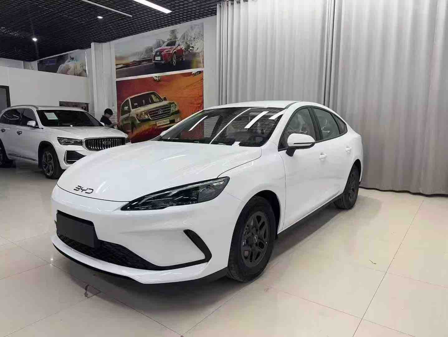 BYD Seal 05 DM-i 2025 BYD Seal 05 DM-i 2025 car image