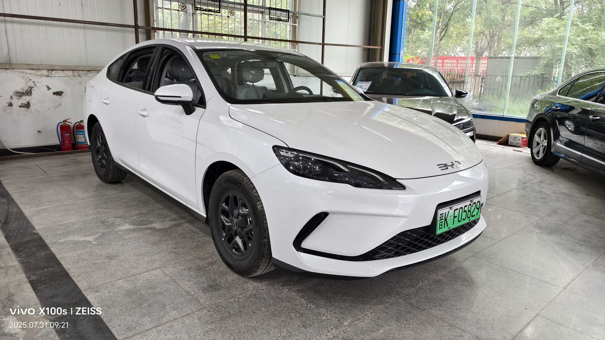 BYD Seal 05 DM-i 2025 car image 