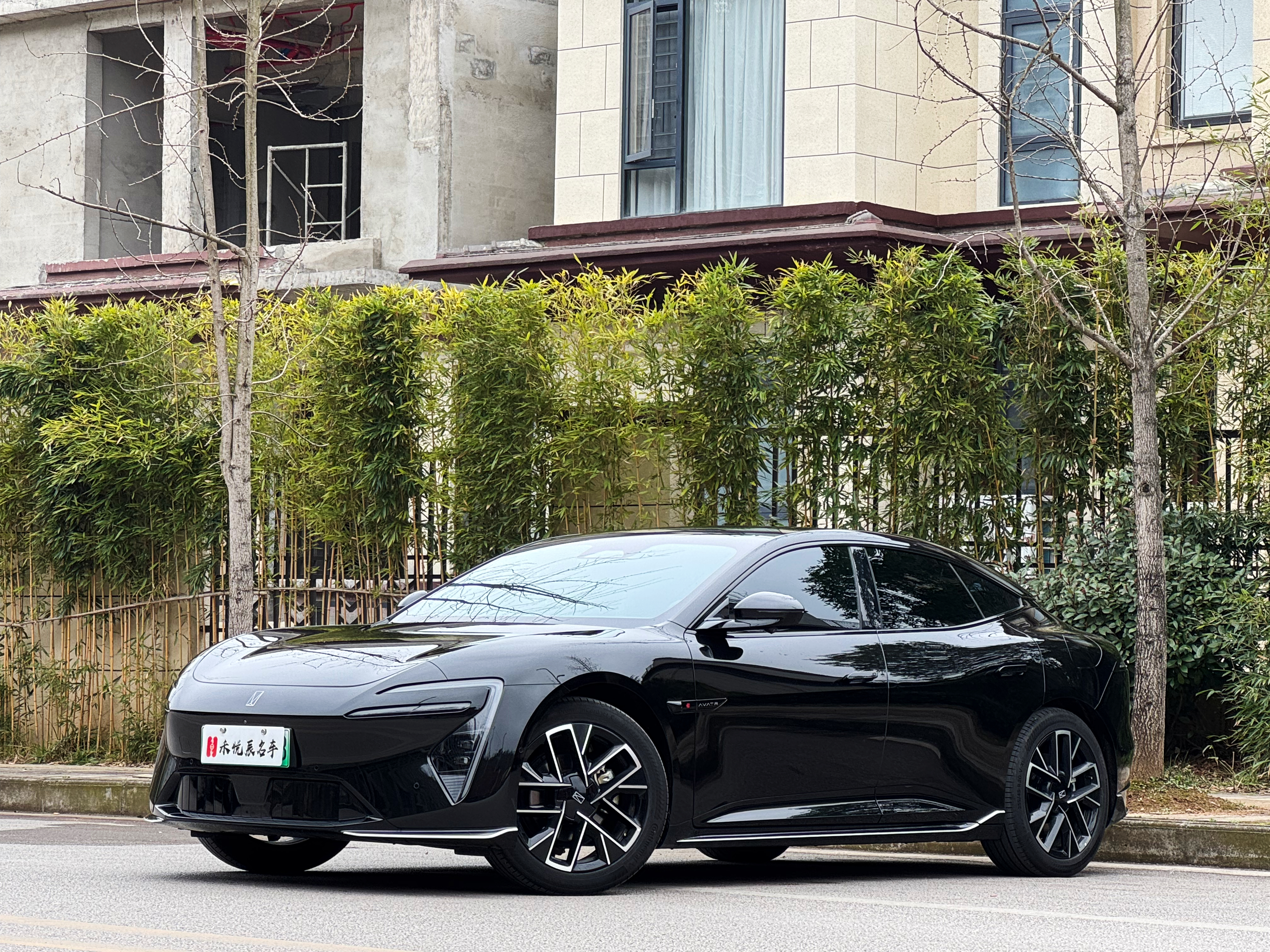 Avatr 06 2025 car image 