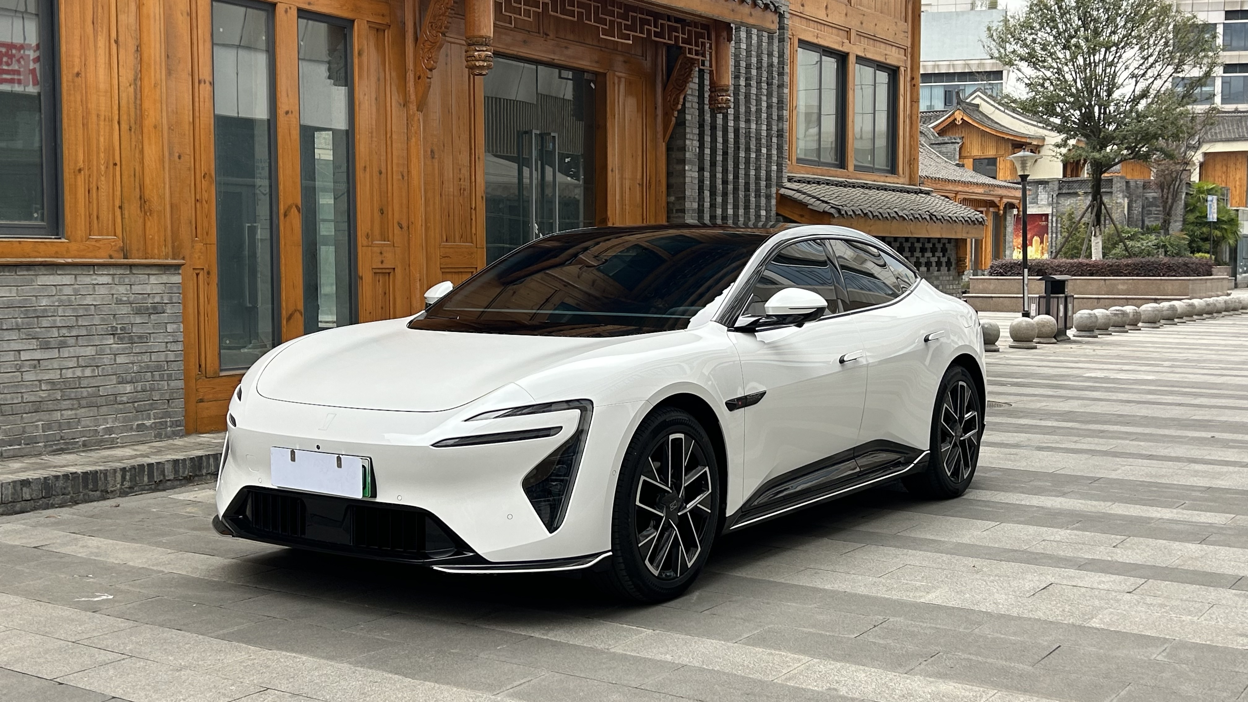 Avatr 06 2025 immagine di auto 