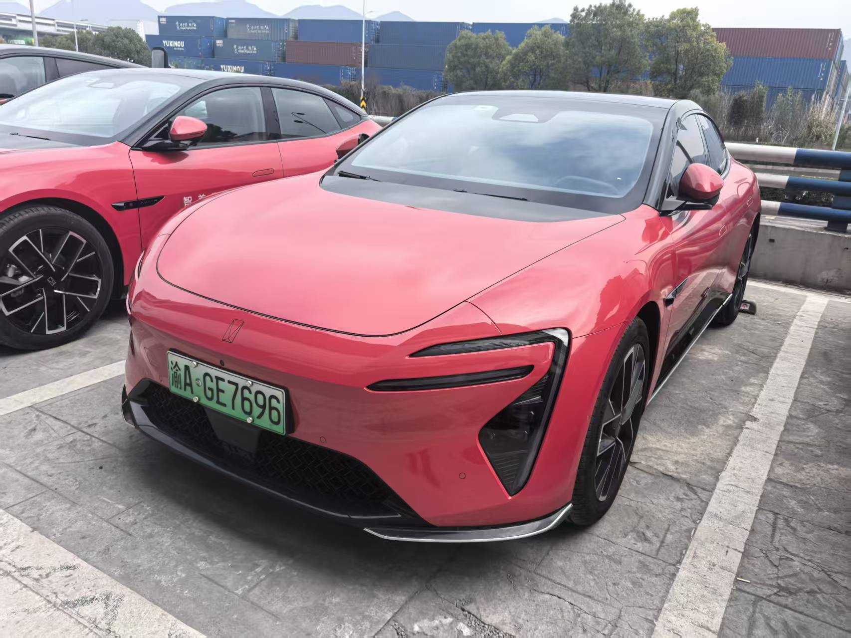 Avatr 06 2025 car image 