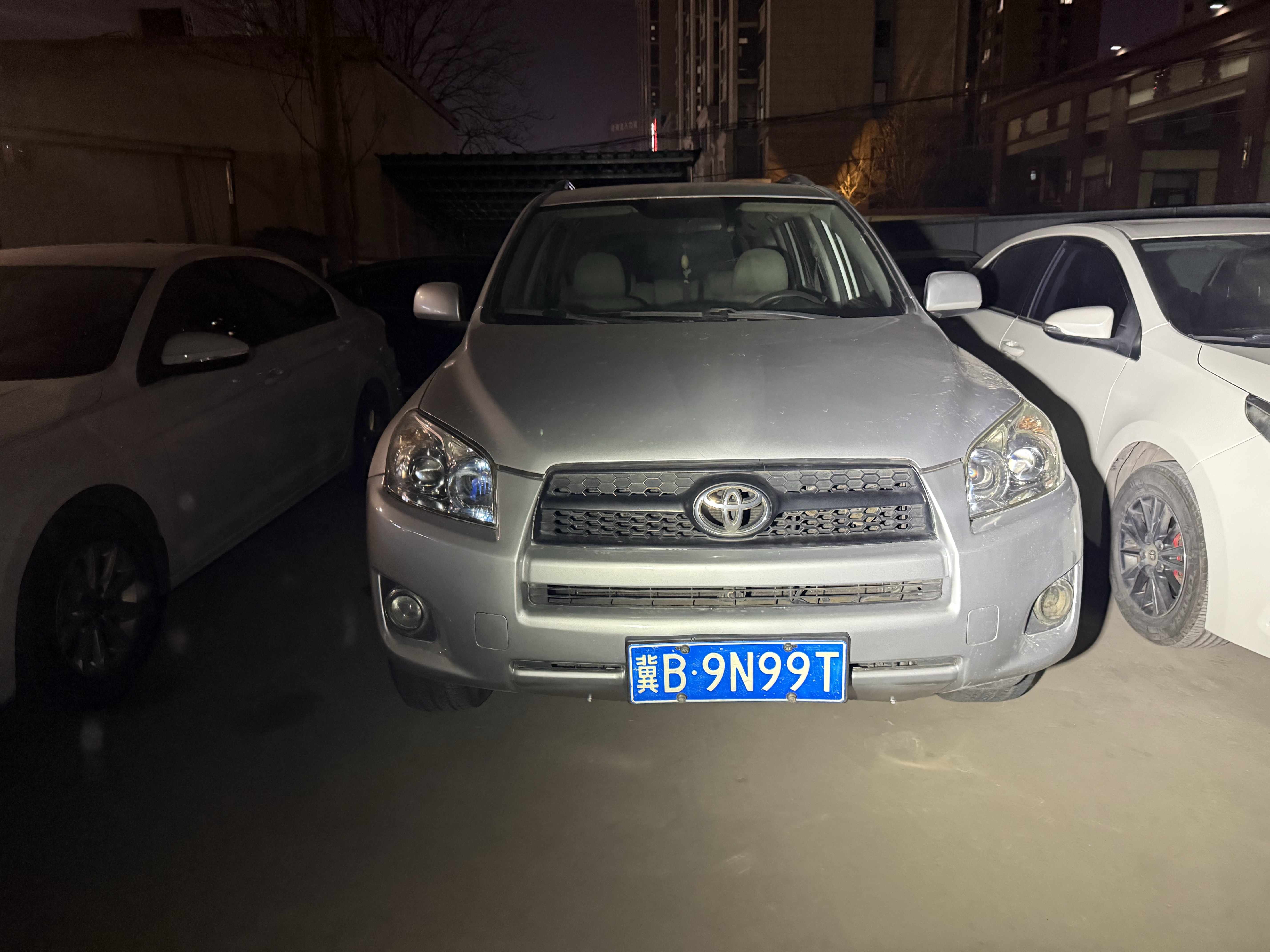 Toyota RAV4 2011 Toyota RAV4 2011 car image