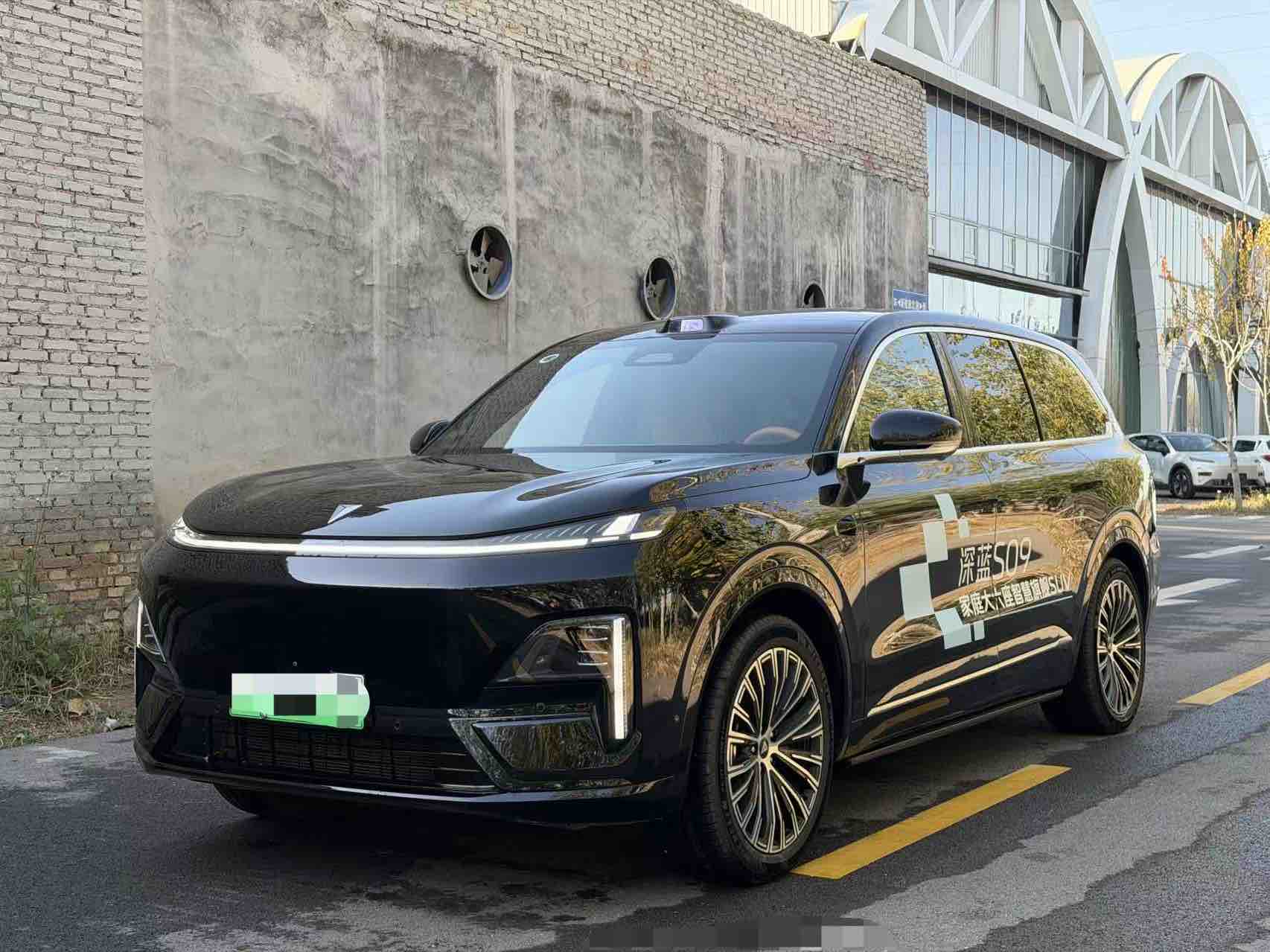 Deepal S09 2025 car image 