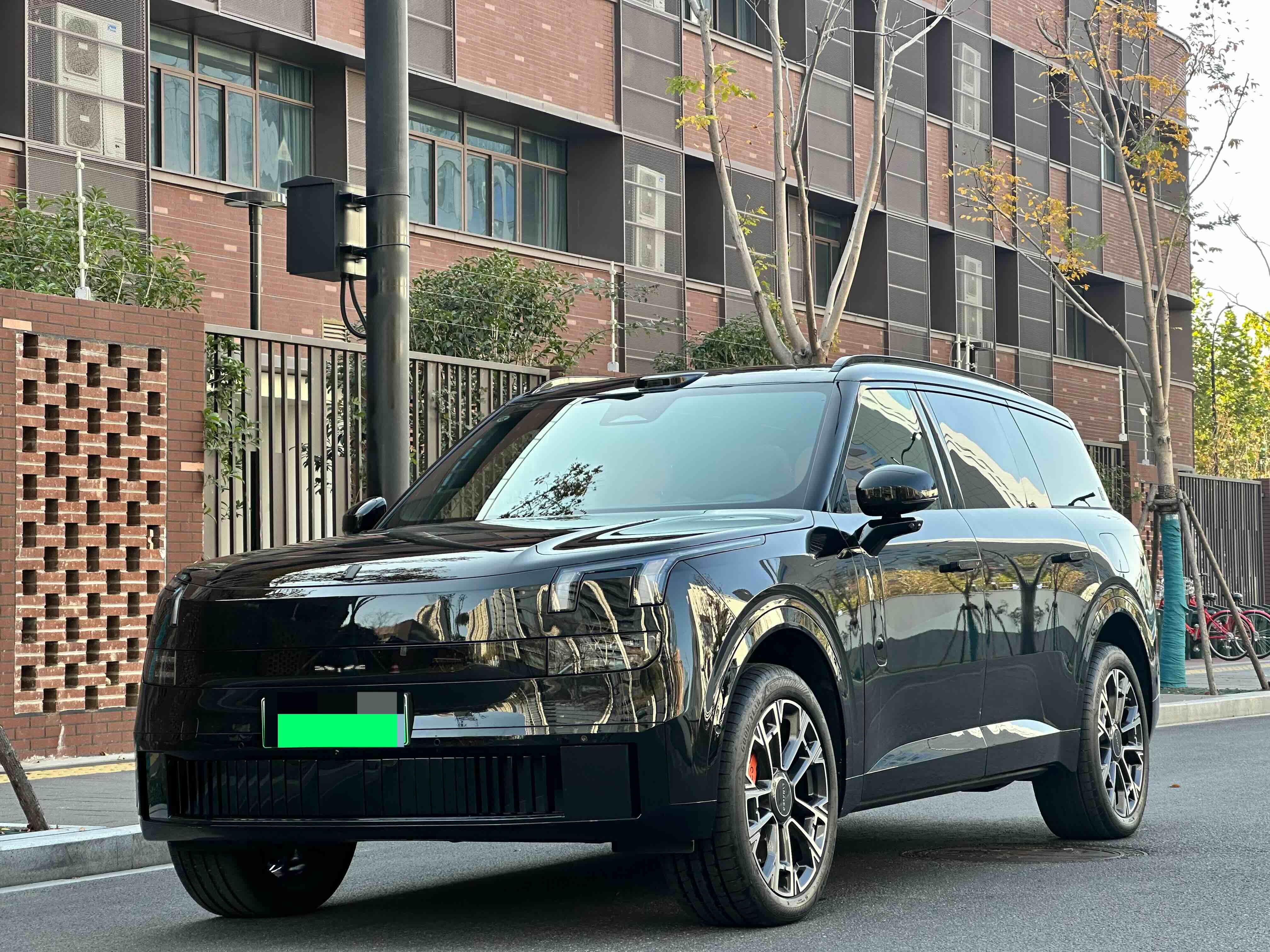 Lynk & Co 900 2025 car image 