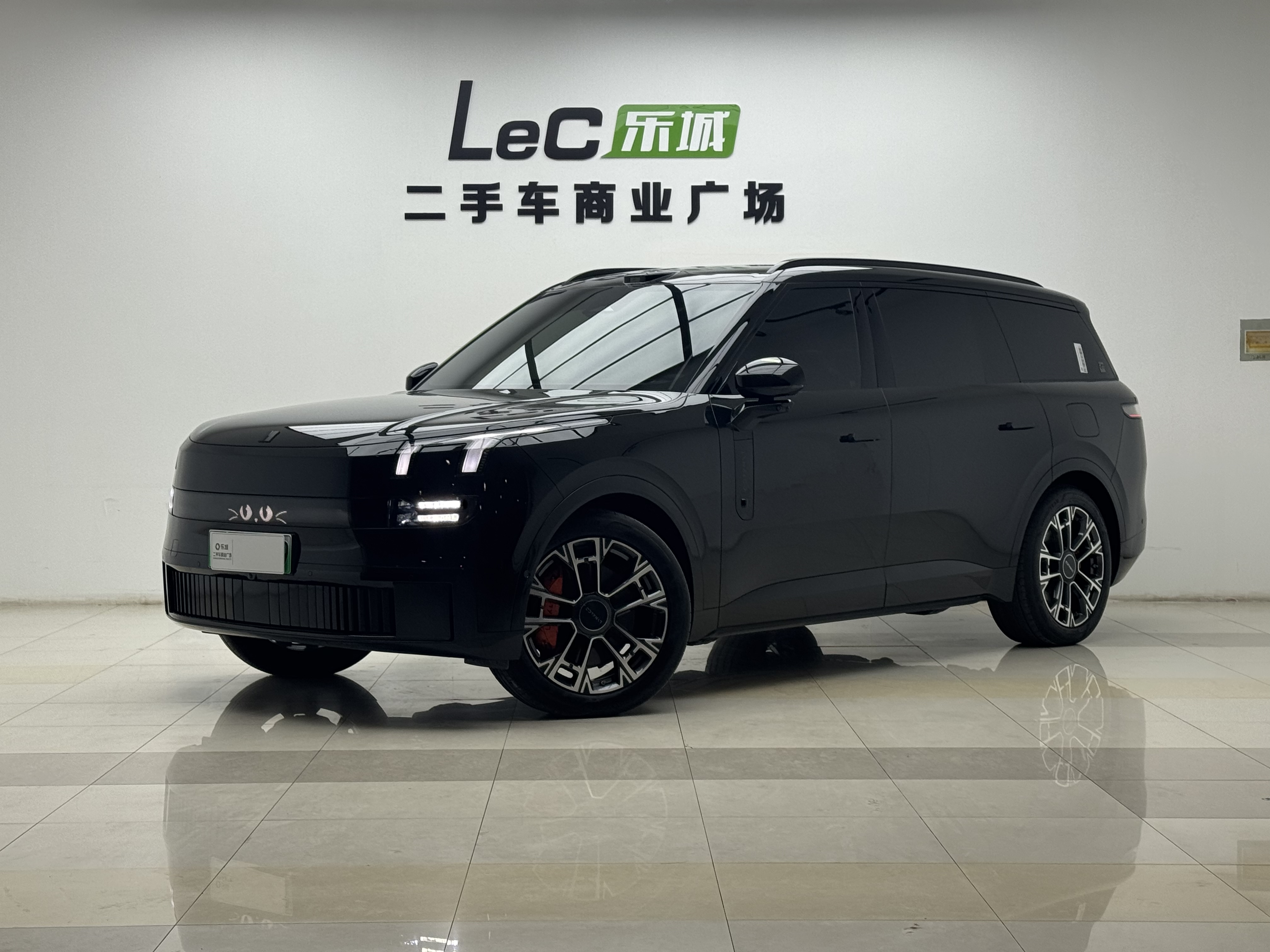 Lynk & Co 900 2025 car image 