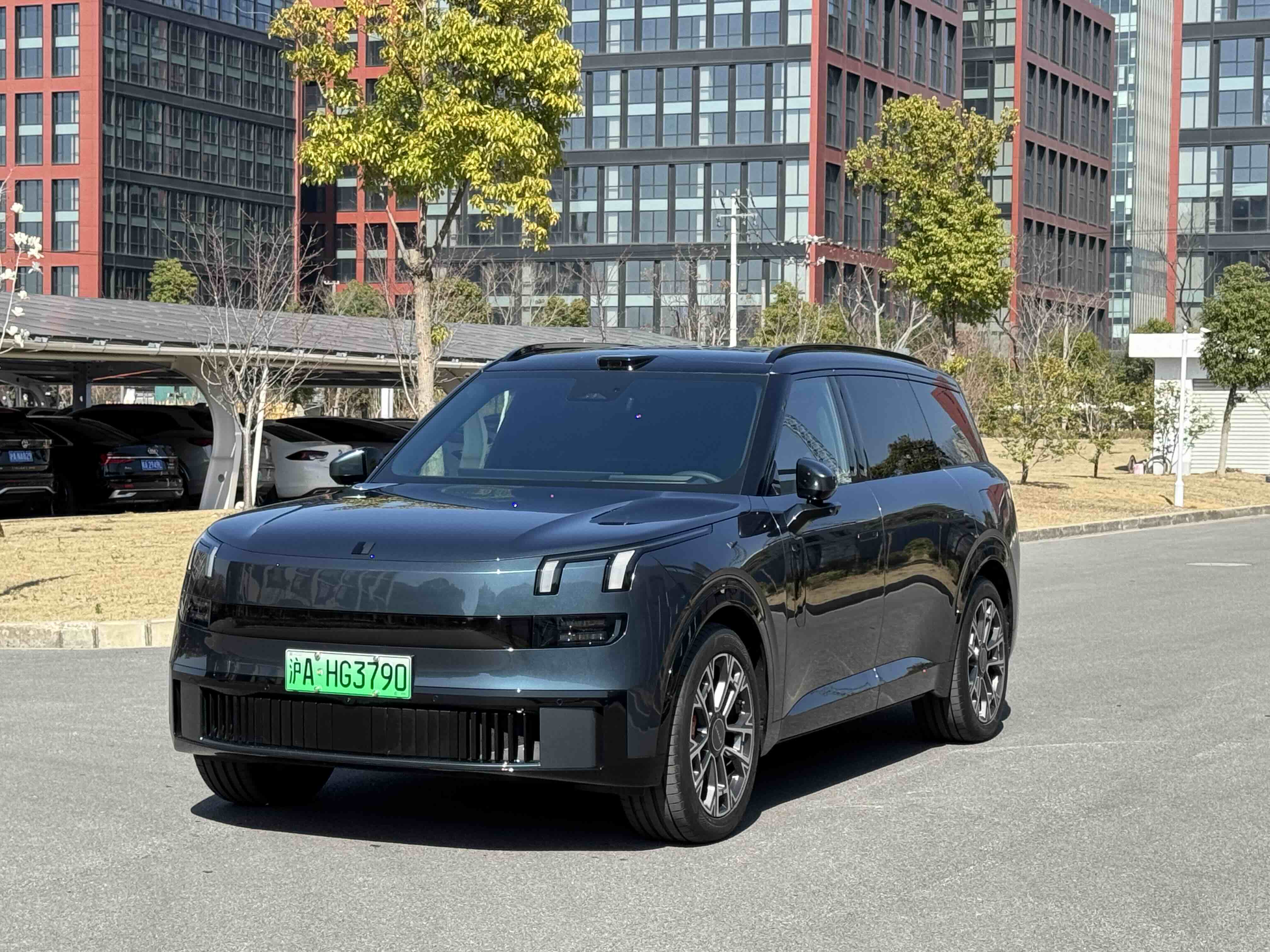 Lynk & Co 900 2025 car image 