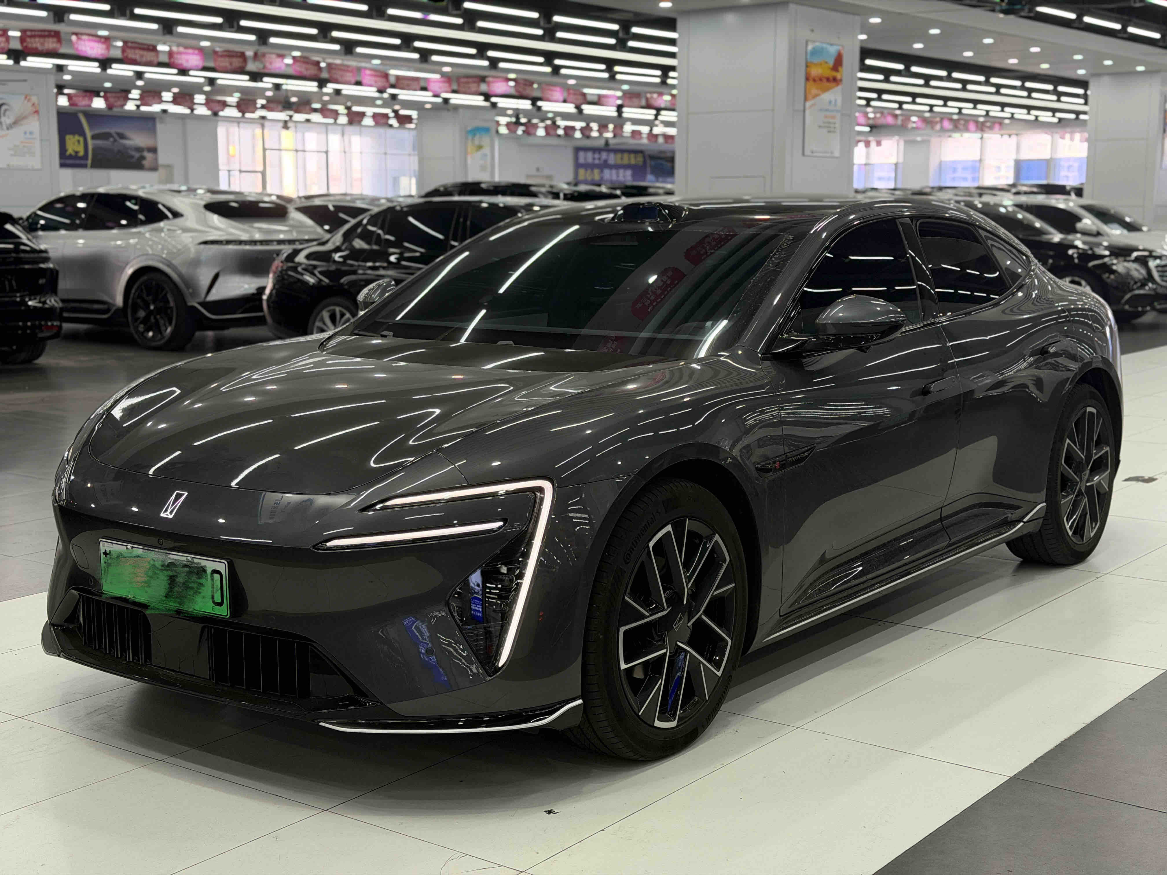 Avatr 06 2025 car image 