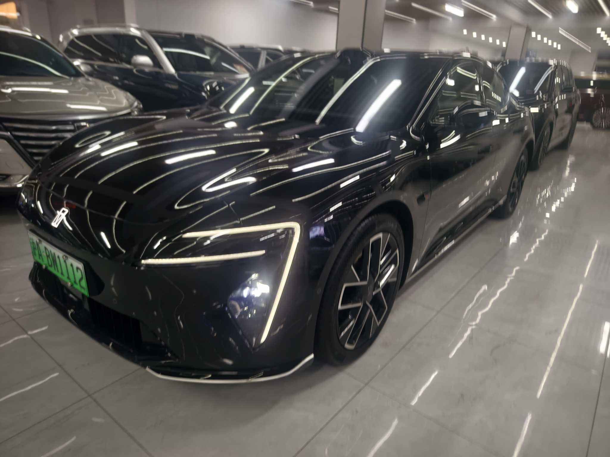 Avatr 06 2025 car image 