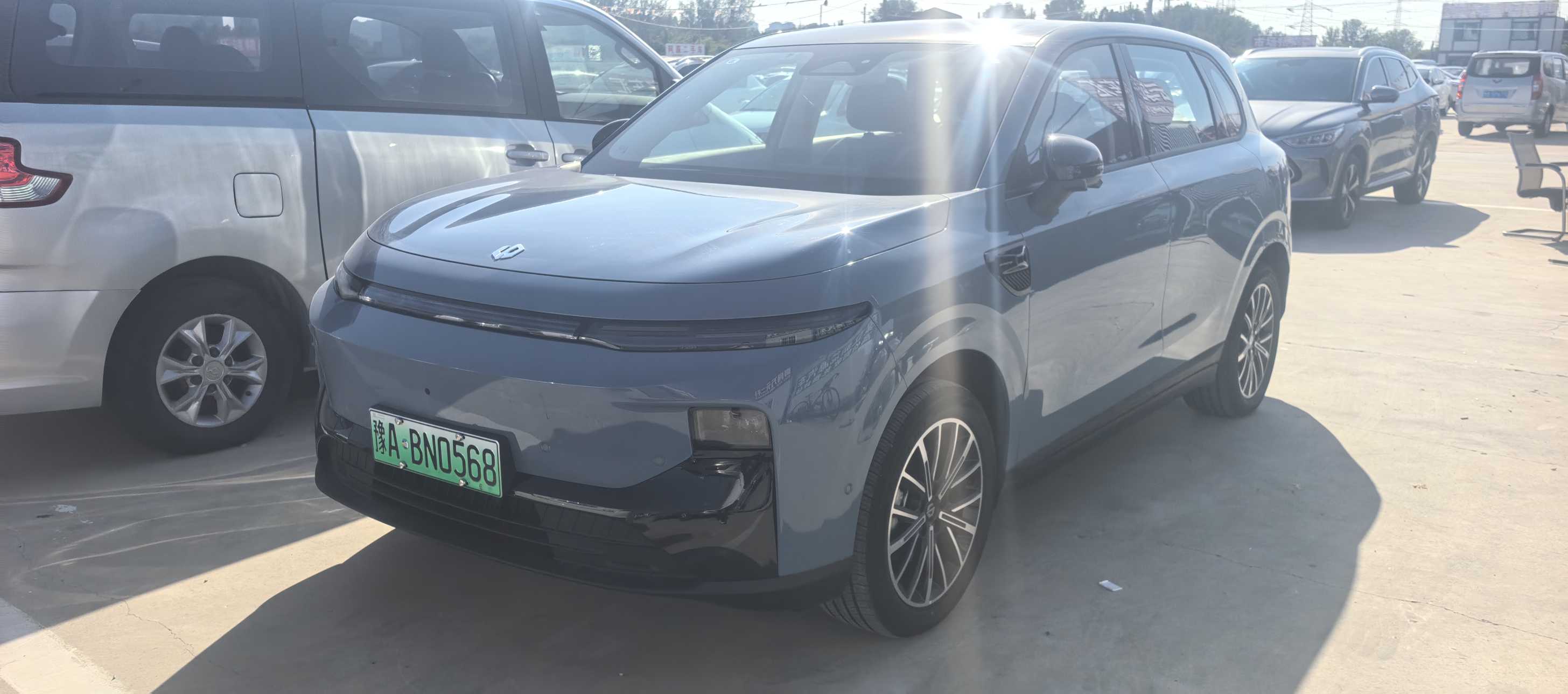 Leapmotor B10 2025 汽车图片 