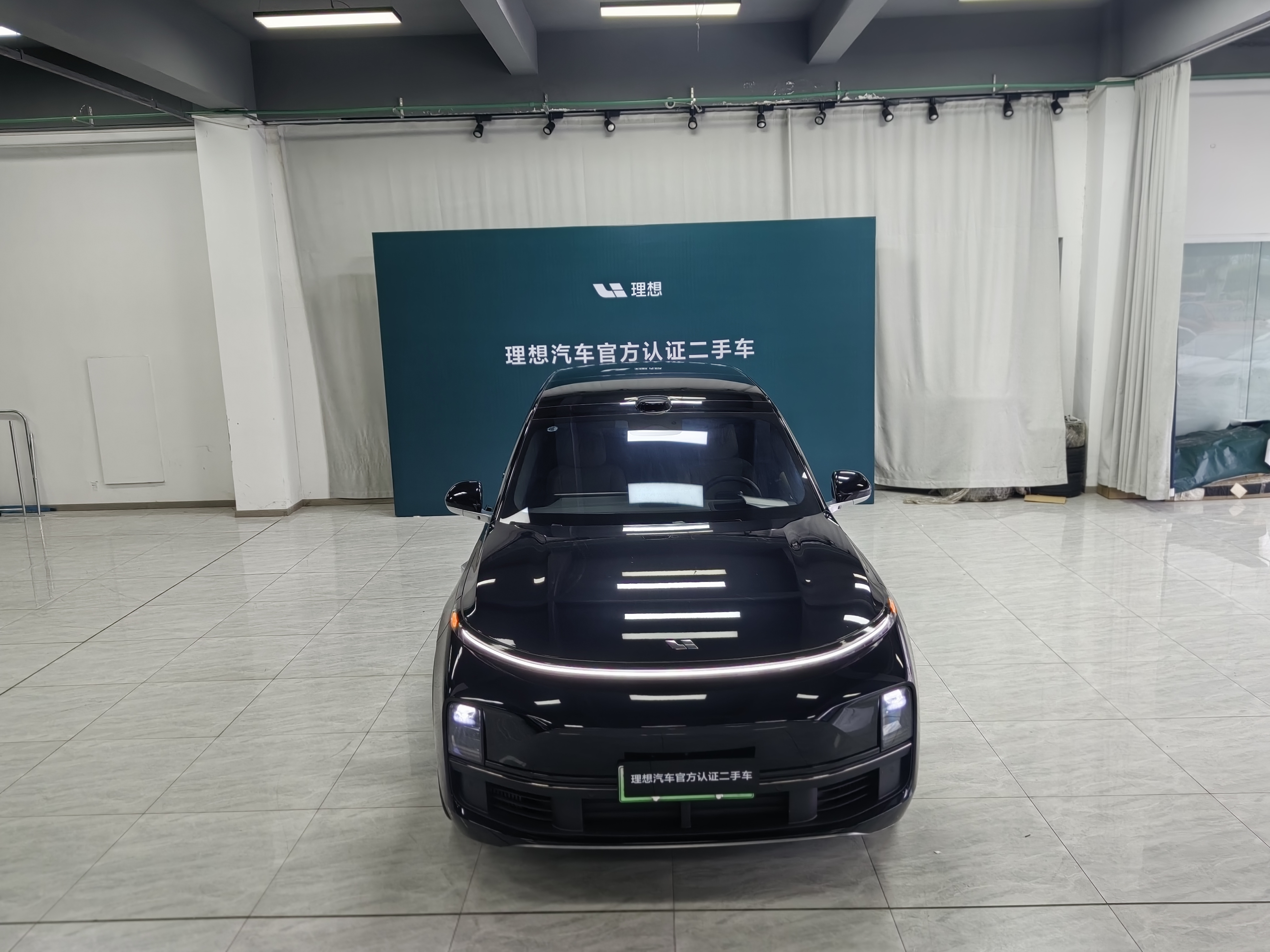 Li L8 2025 изображение автомобиля 