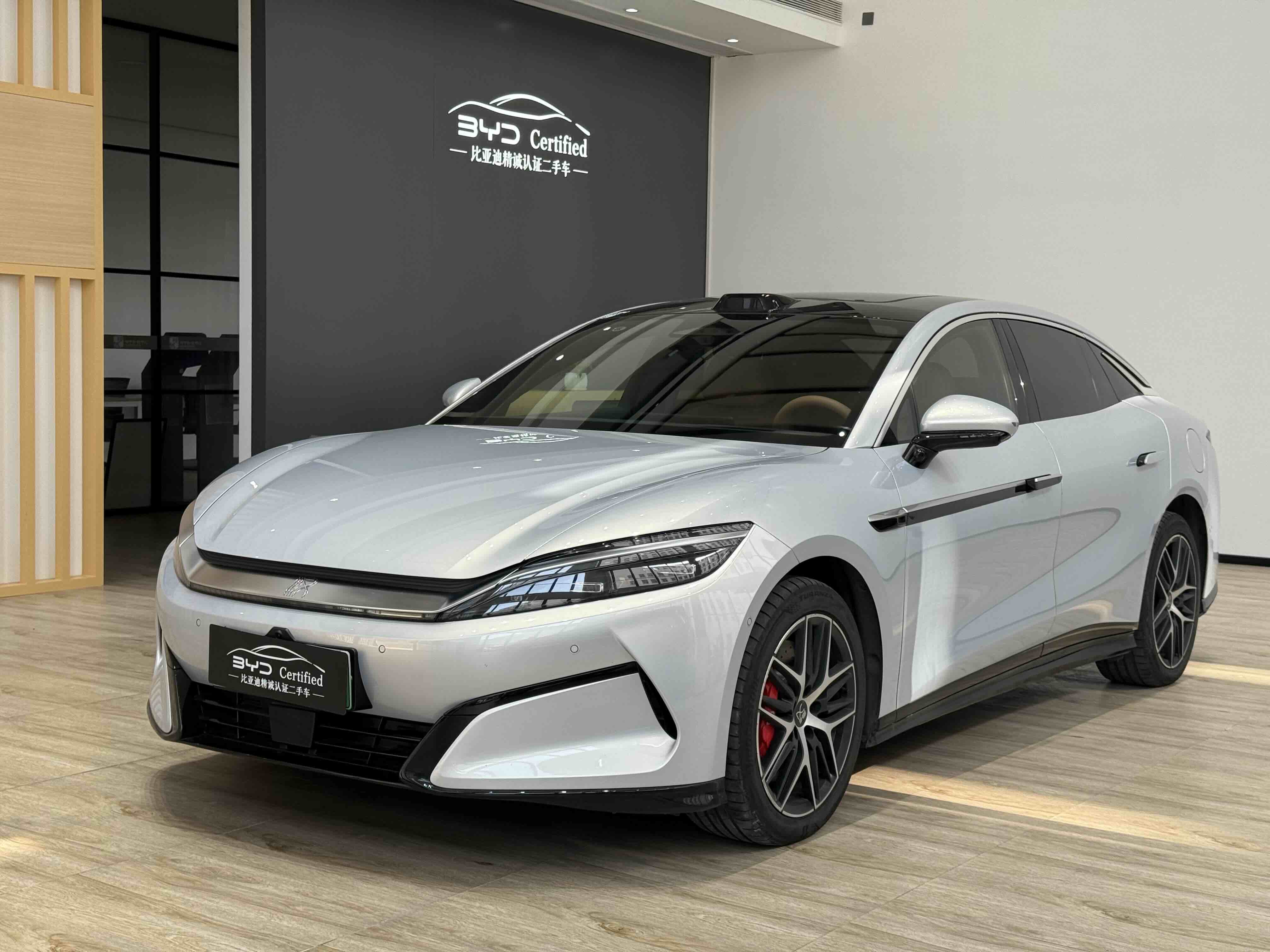 BYD HanL 2025 car image 