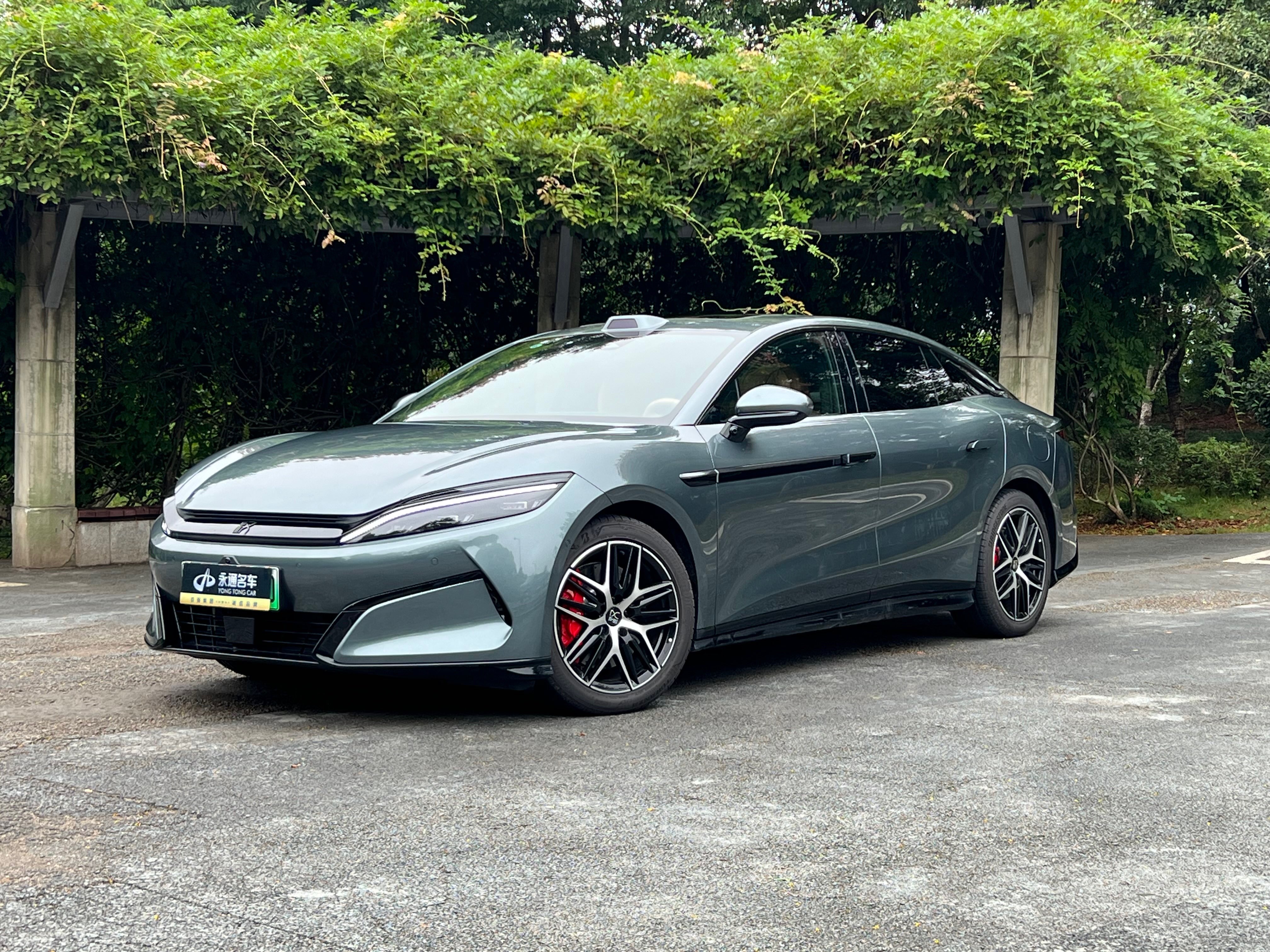 BYD HanL 2025 car image 